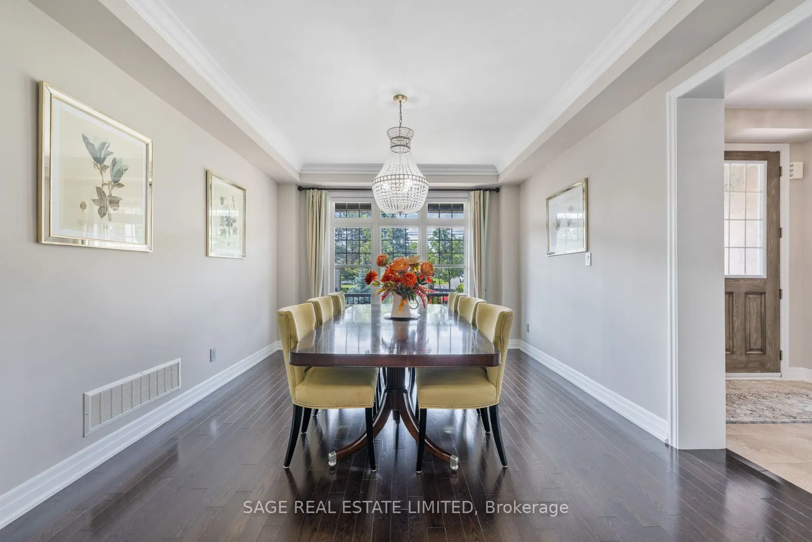 4 Alex Campbell Crescent W, #MAIN