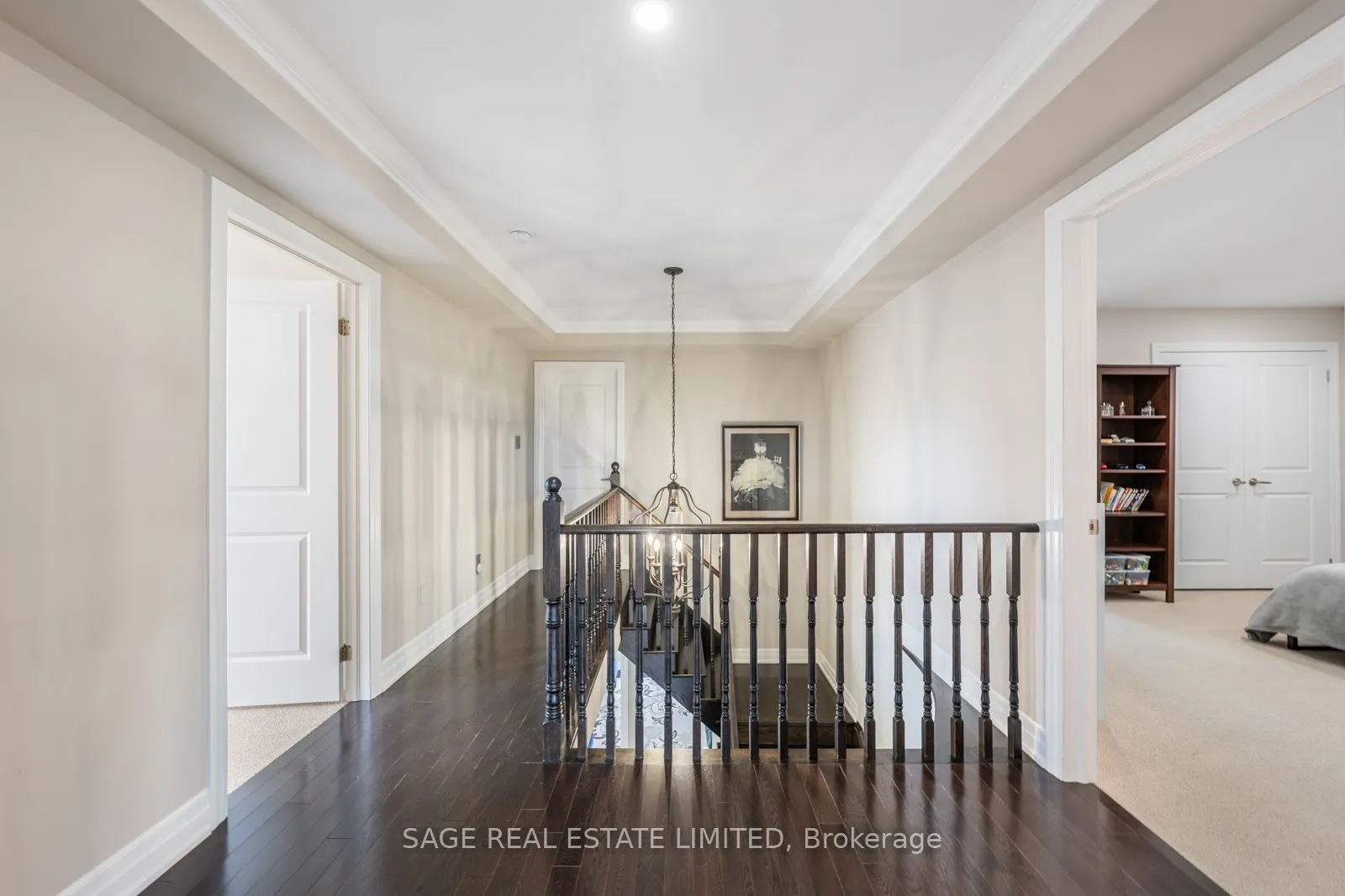 4 Alex Campbell Crescent W, #MAIN