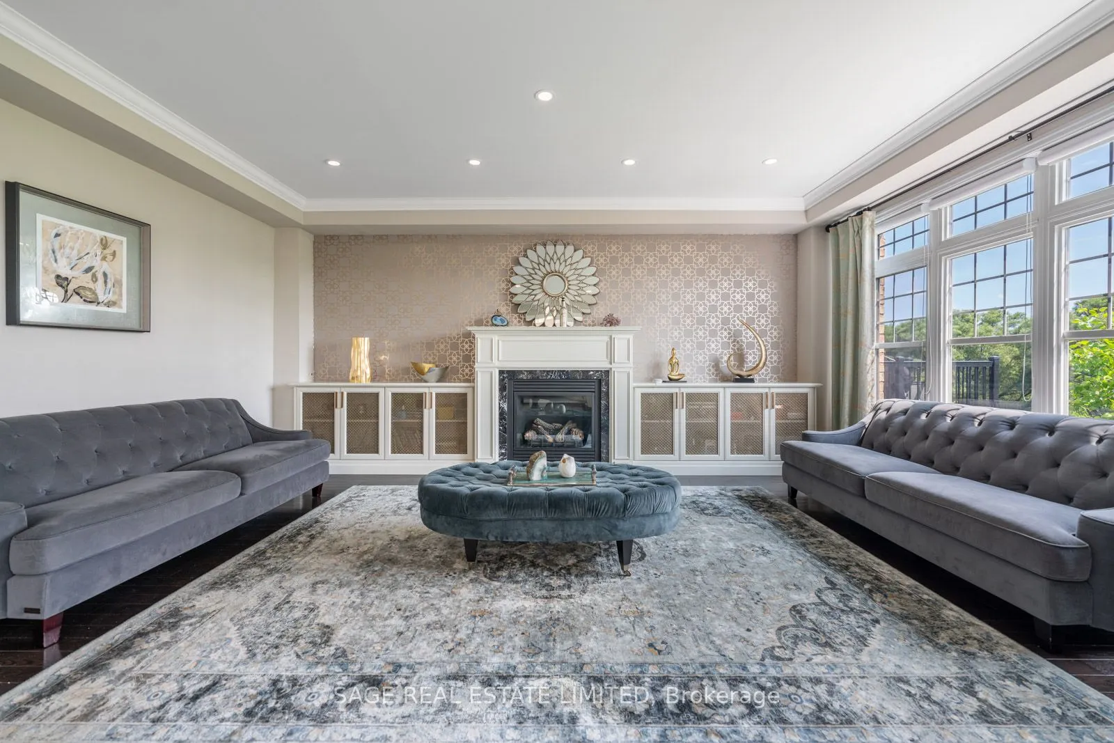 4 Alex Campbell Crescent W, #MAIN