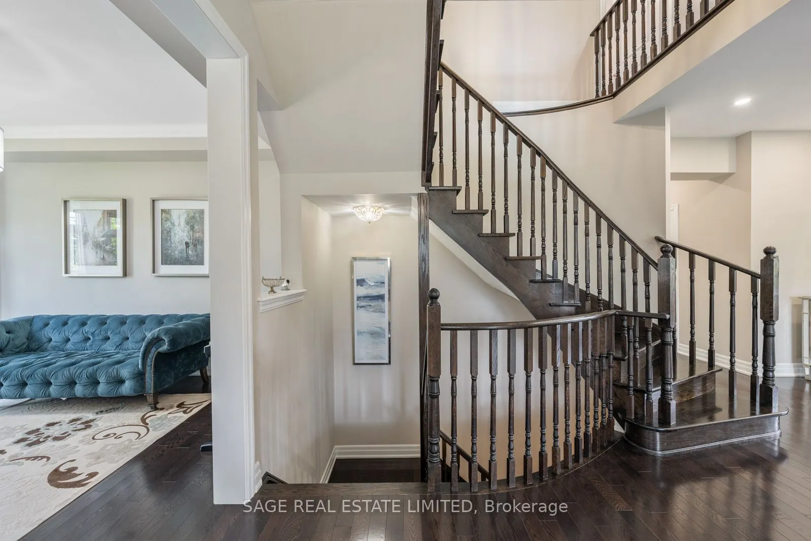 4 Alex Campbell Crescent W, #MAIN