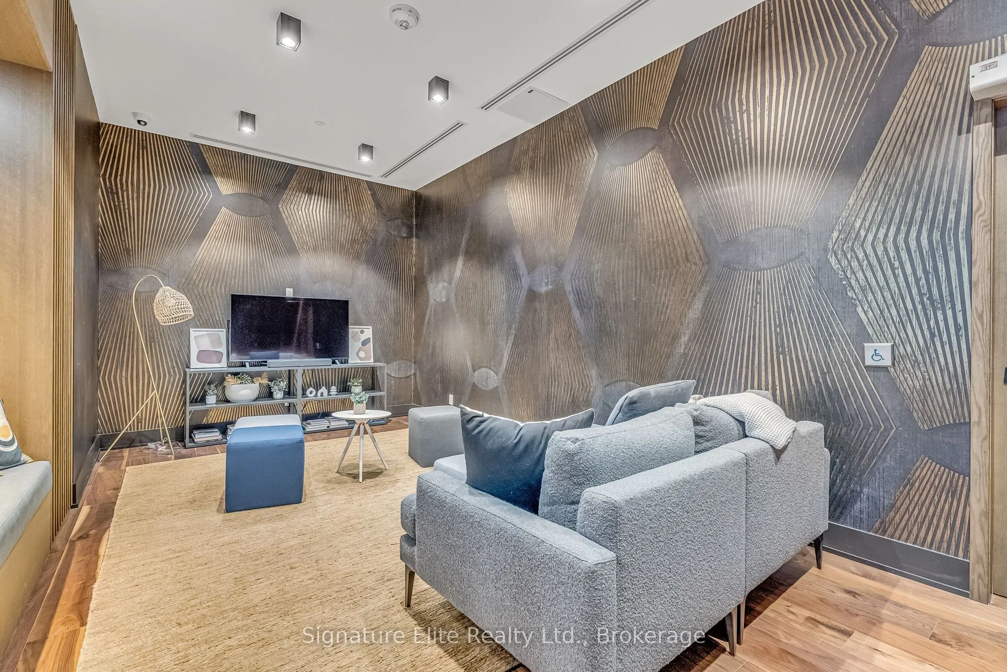 8119 Birchmount Road, #1429