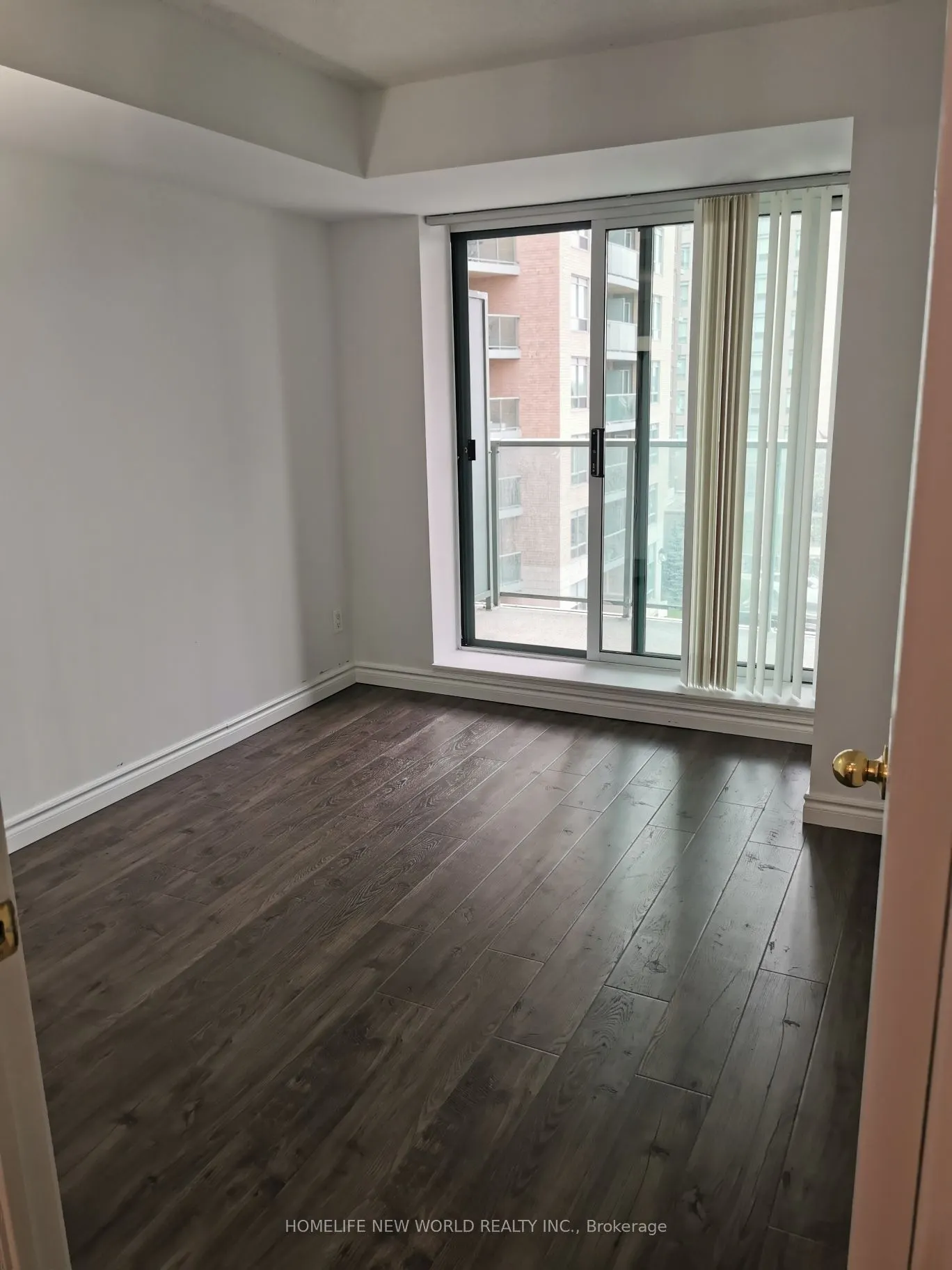 11 Oneida Crescent, #401