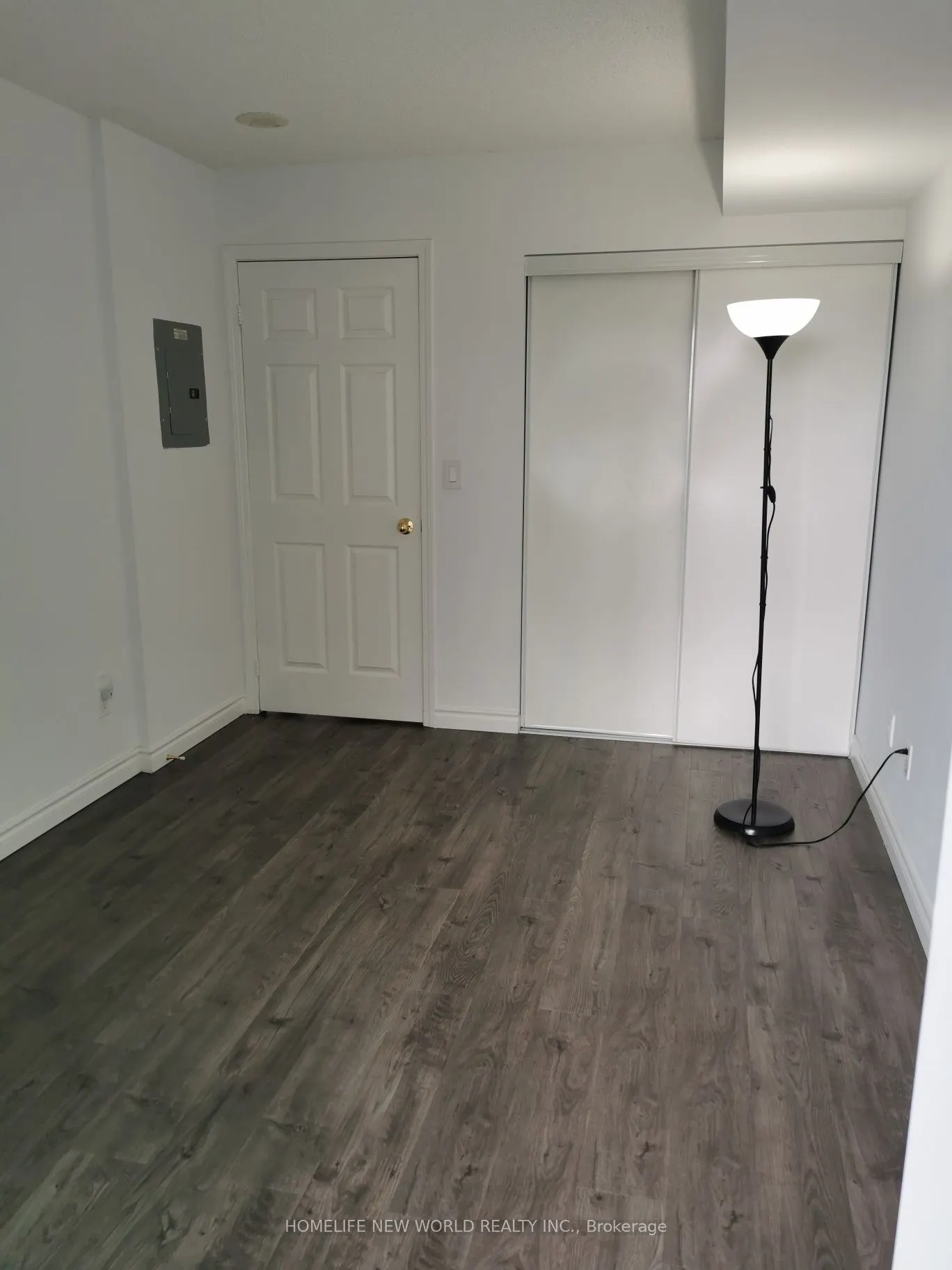 11 Oneida Crescent, #401