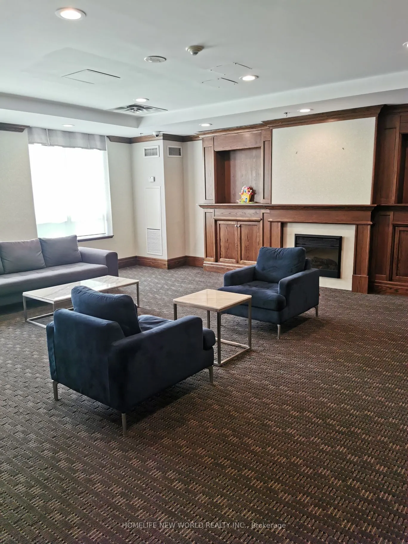 11 Oneida Crescent, #401