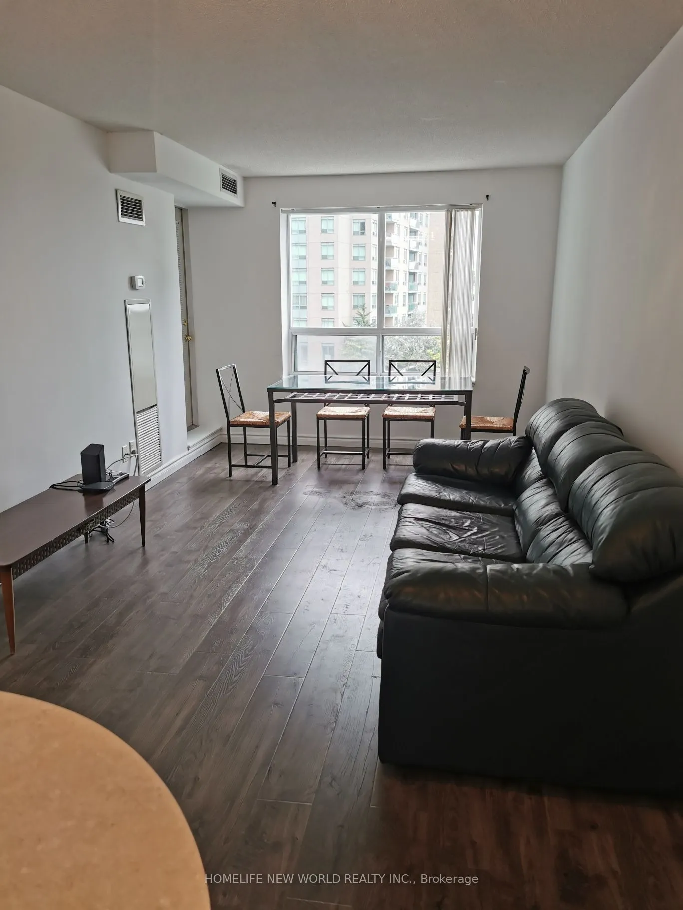 11 Oneida Crescent, #401