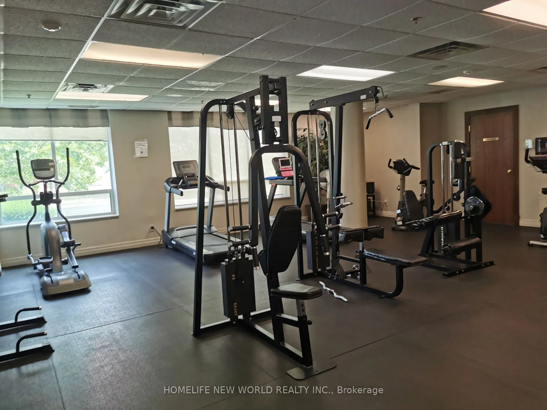 11 Oneida Crescent, #401