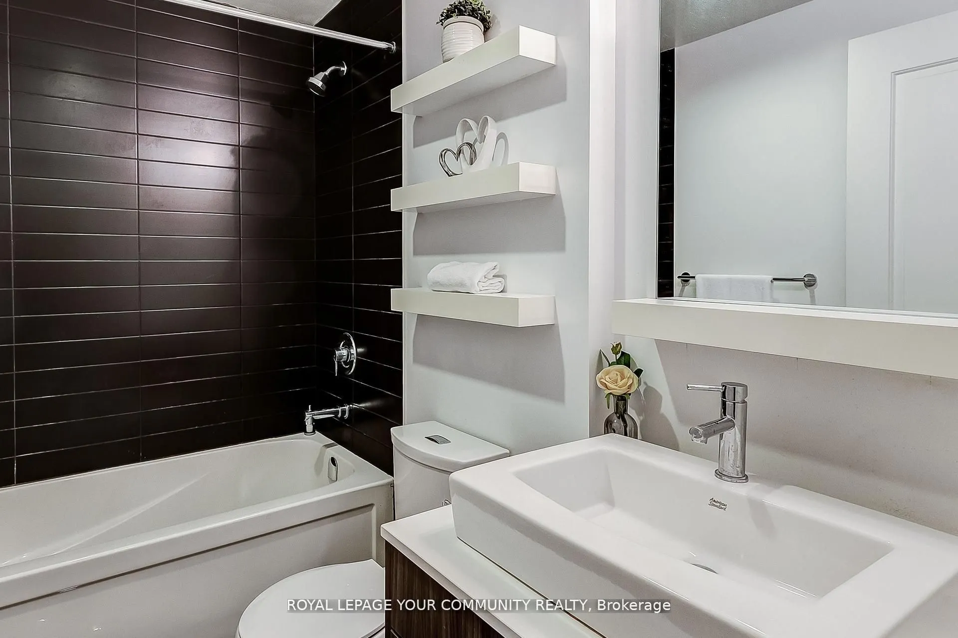 9205 Yonge Street, #401 NE
