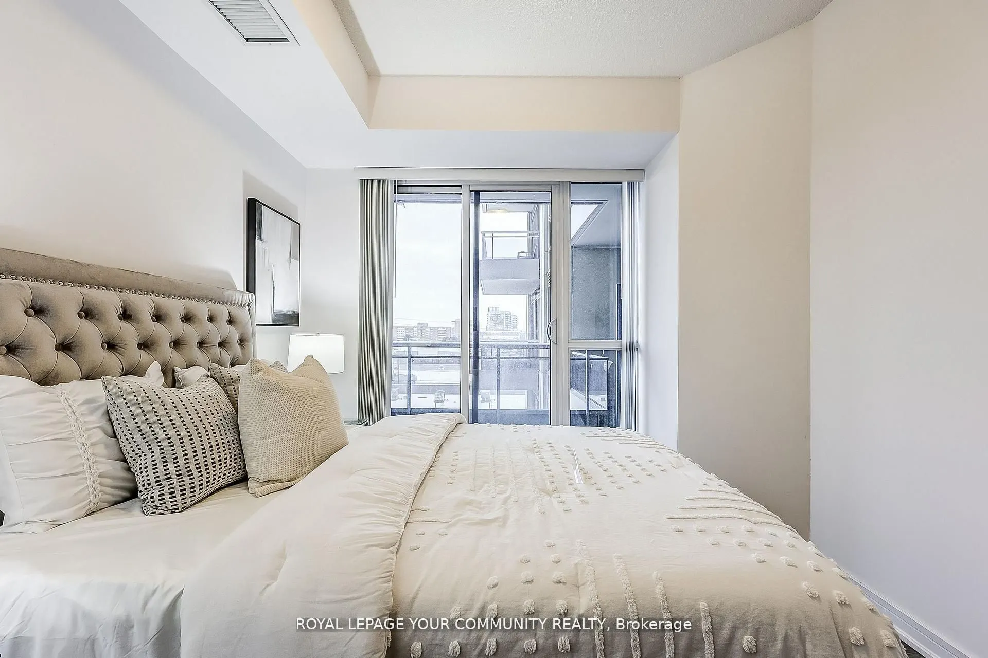 9205 Yonge Street, #401 NE