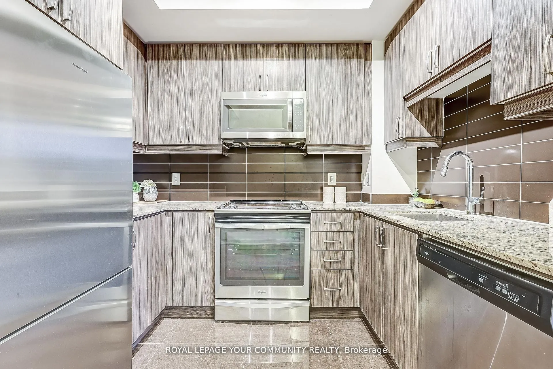 9205 Yonge Street, #401 NE