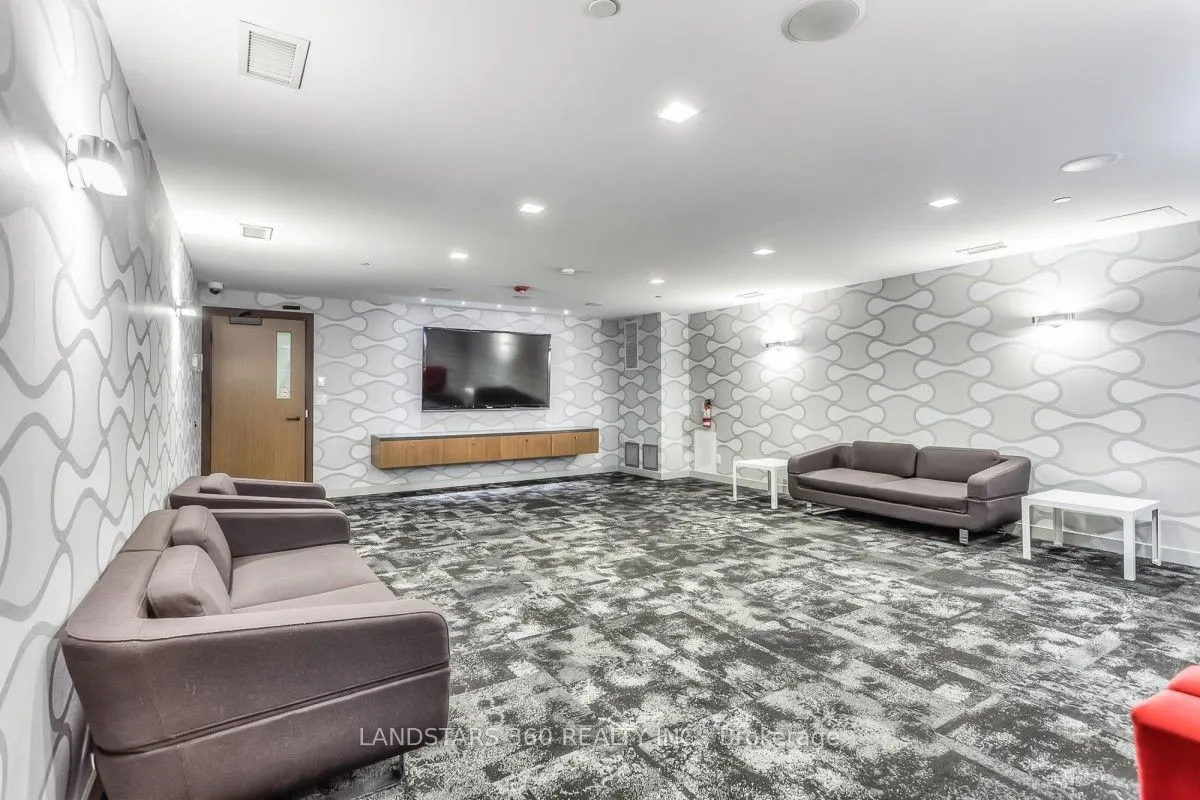 8228 Birchmount Road W, #529