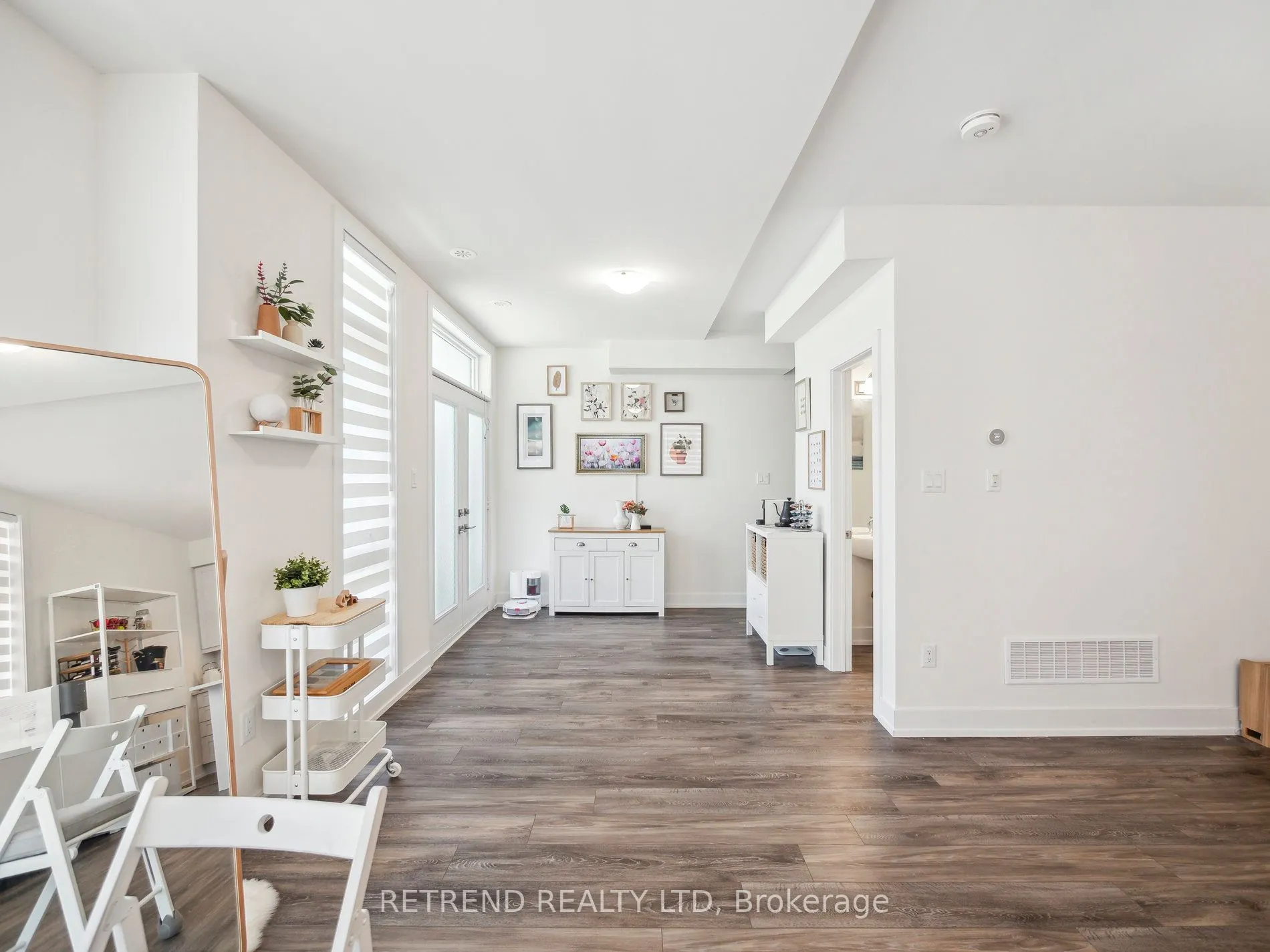 1 Bond Crescent, #9