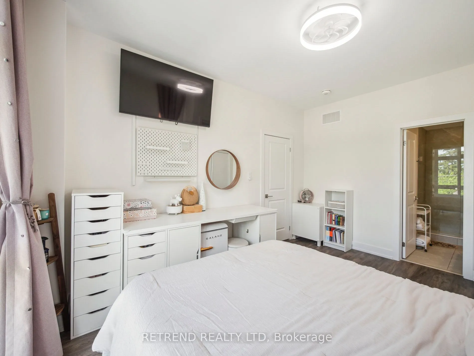 1 Bond Crescent, #9