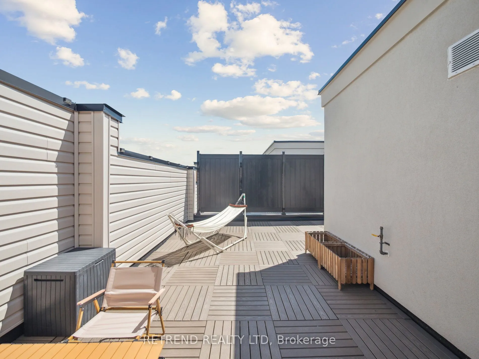 1 Bond Crescent, #9