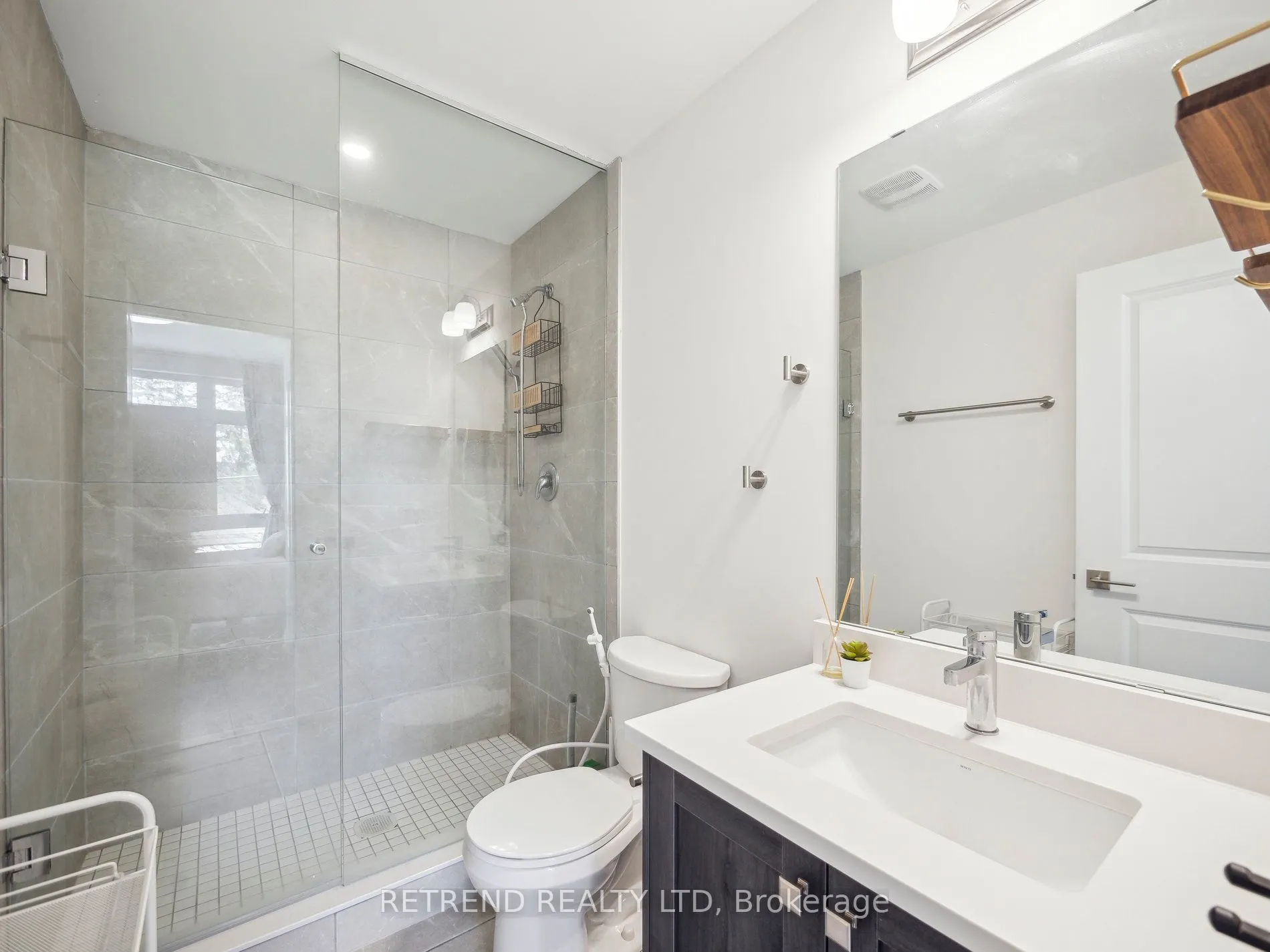 1 Bond Crescent, #9