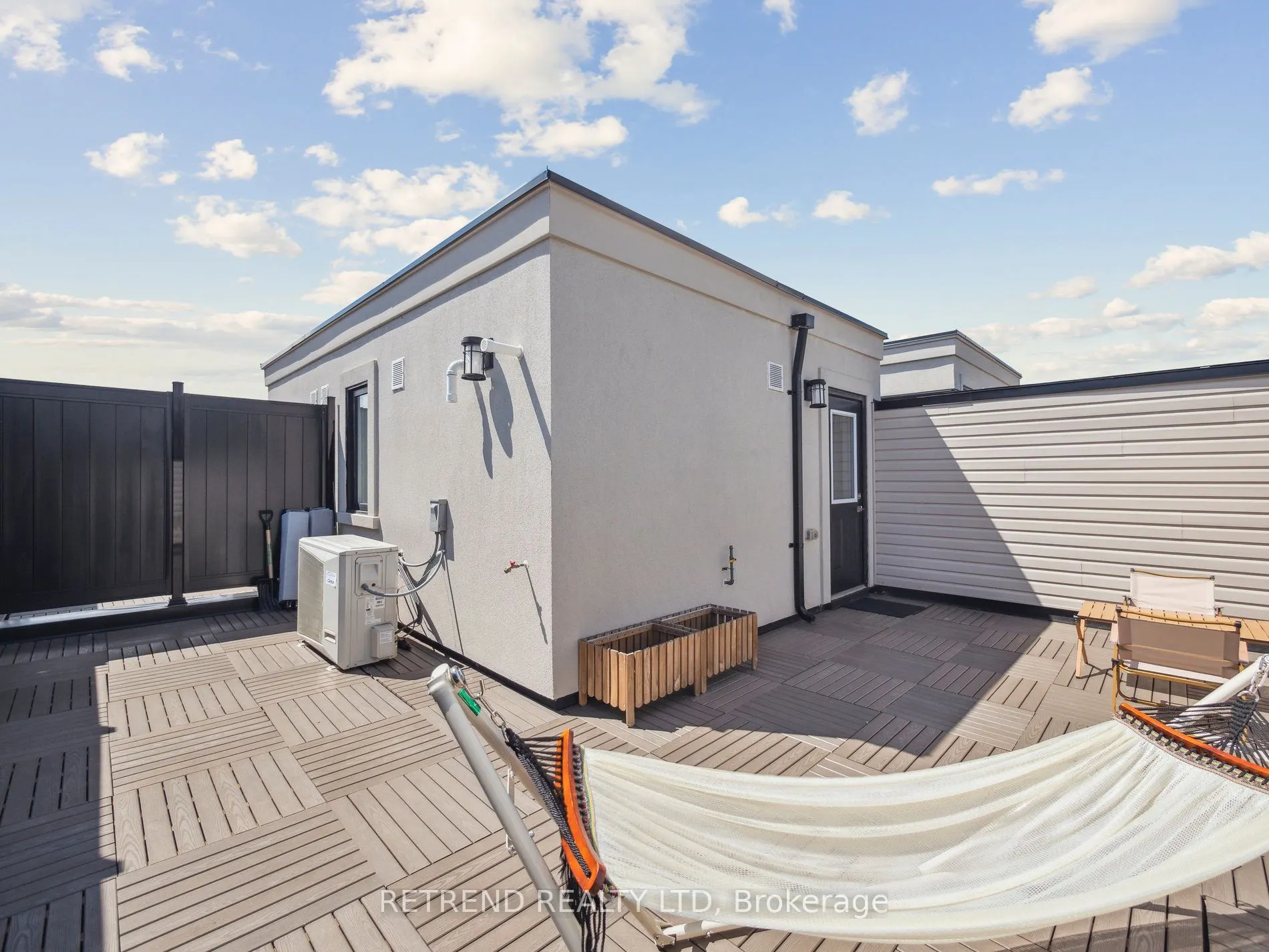 1 Bond Crescent, #9