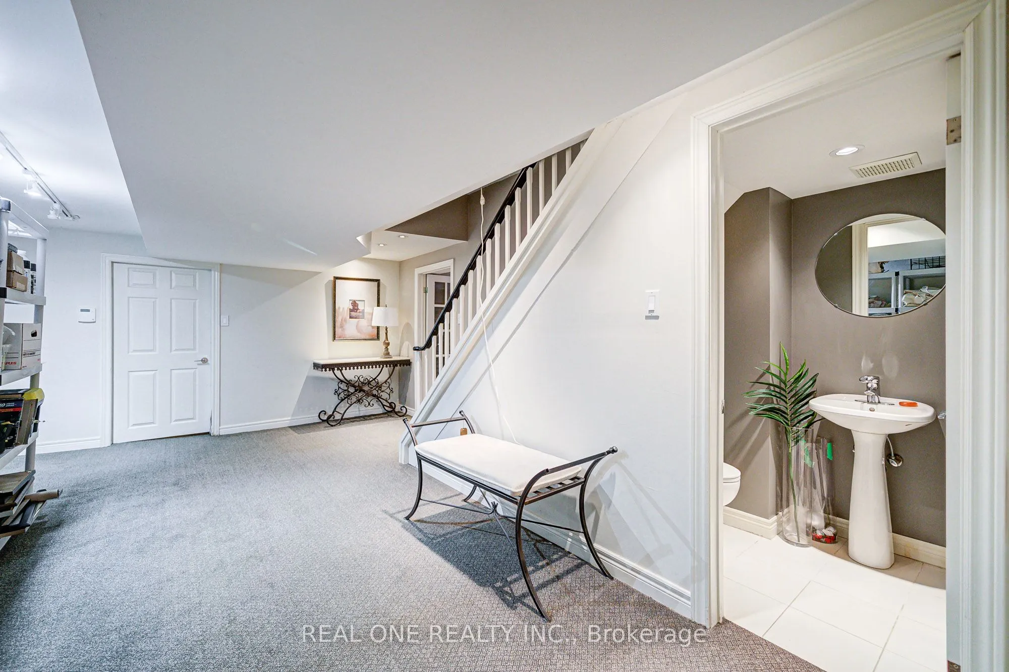 21 Alcaine Court