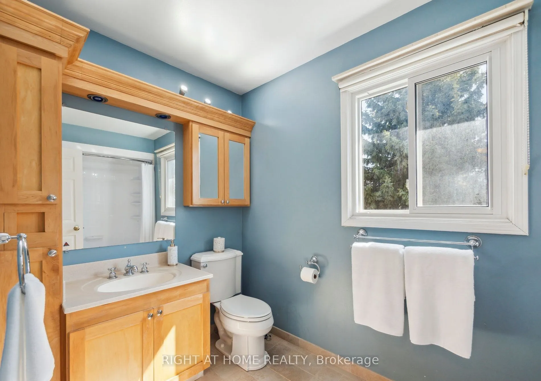 5 Keremeos Crescent
