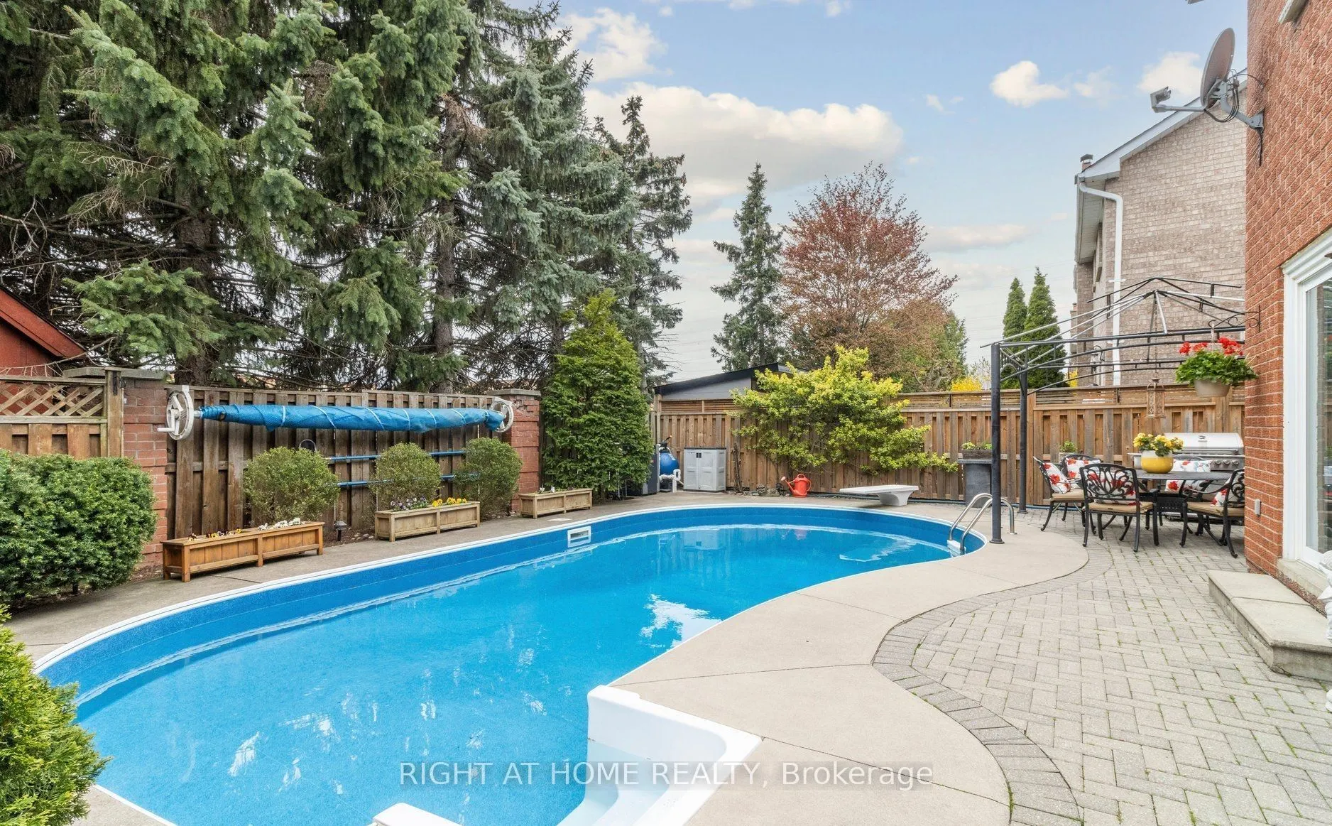 5 Keremeos Crescent