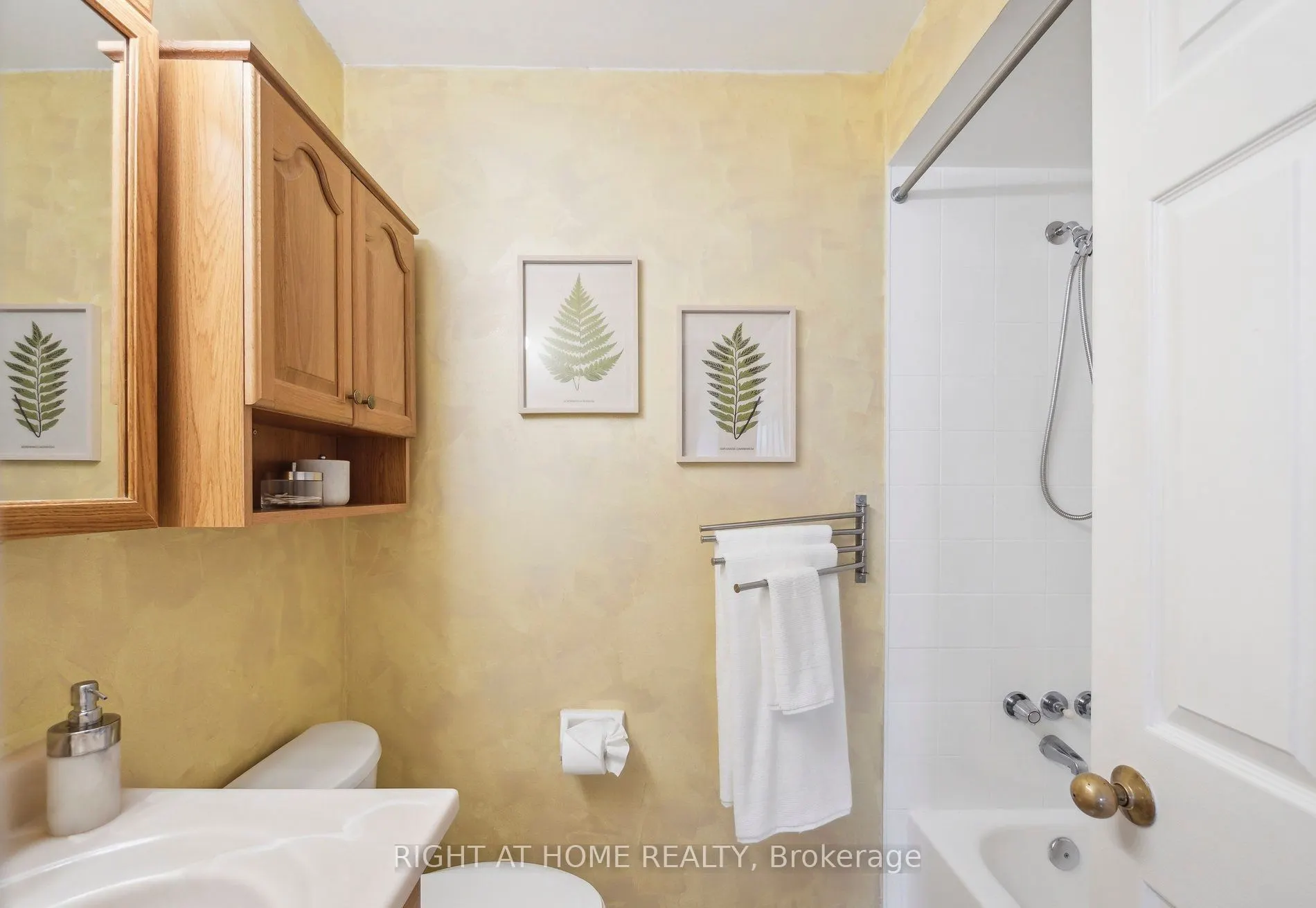 5 Keremeos Crescent