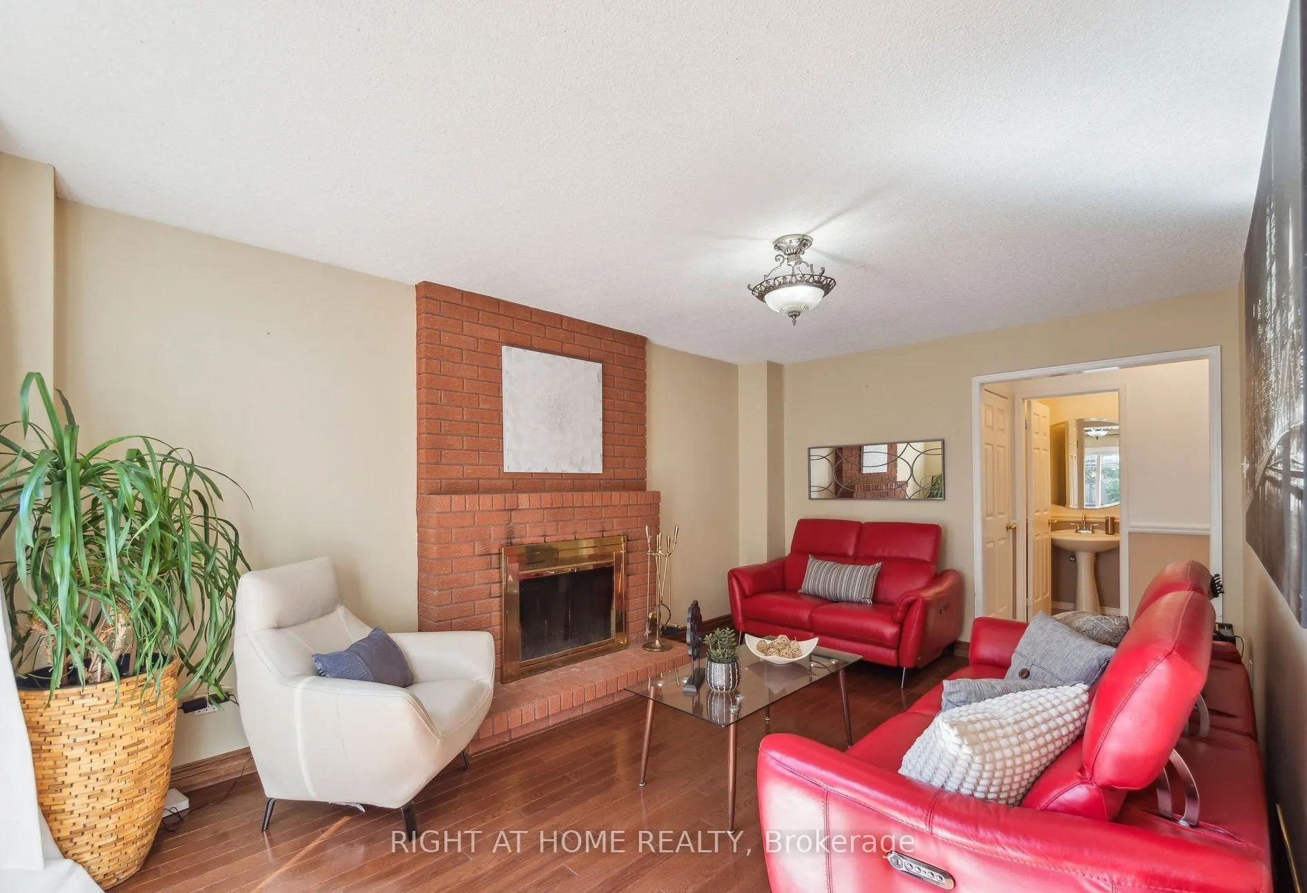 5 Keremeos Crescent