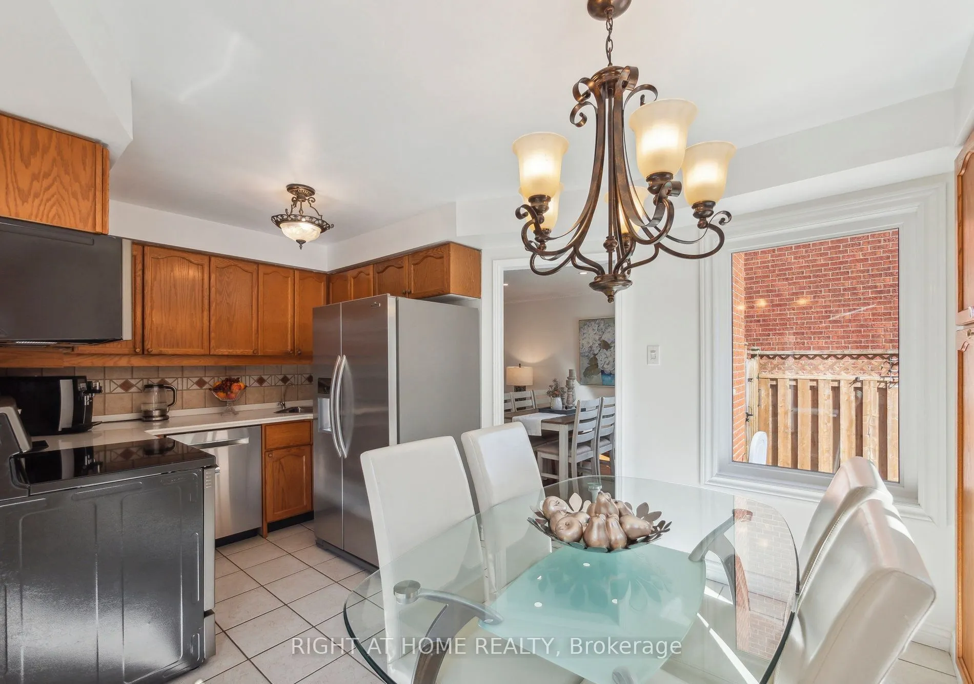 5 Keremeos Crescent
