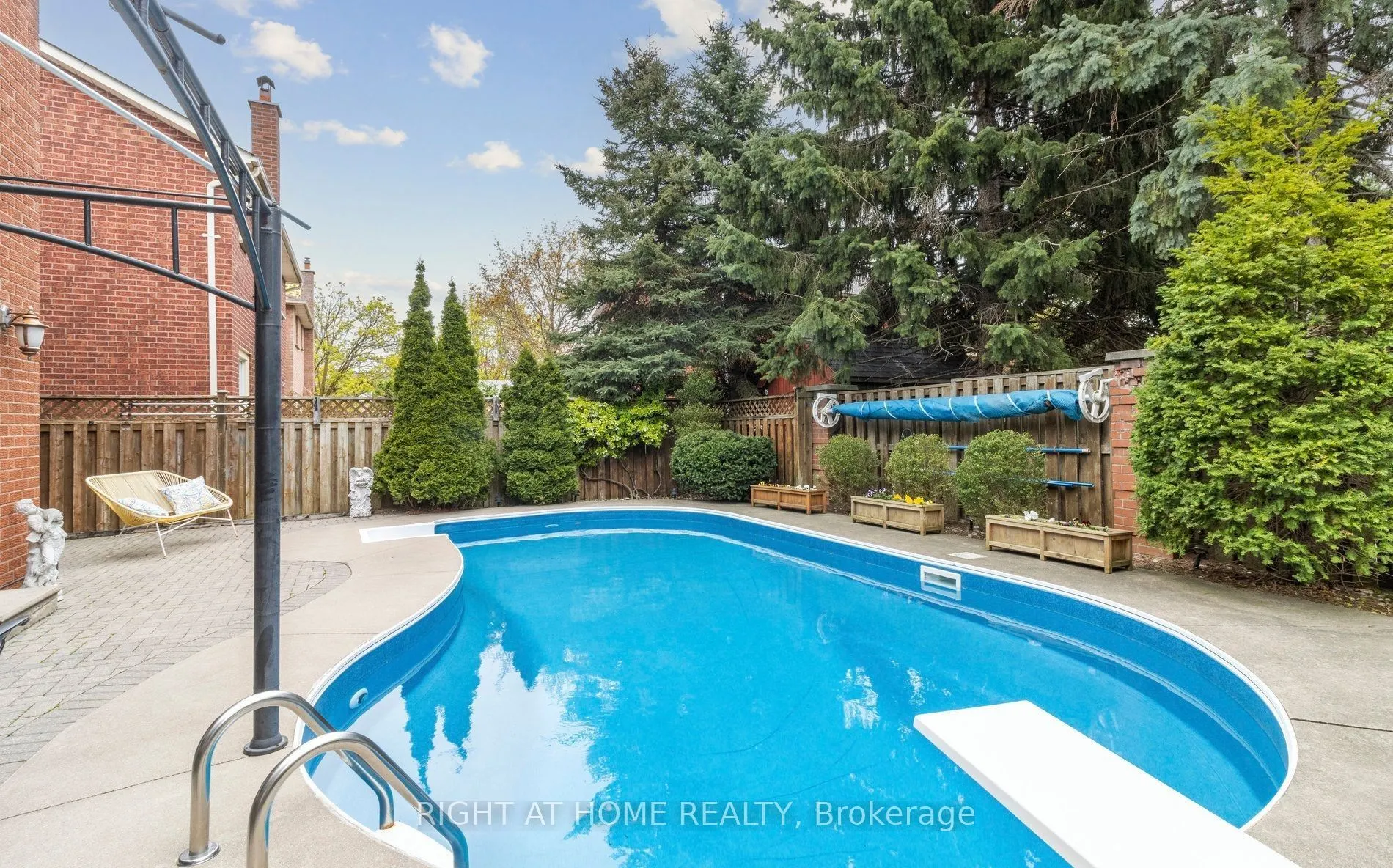 5 Keremeos Crescent