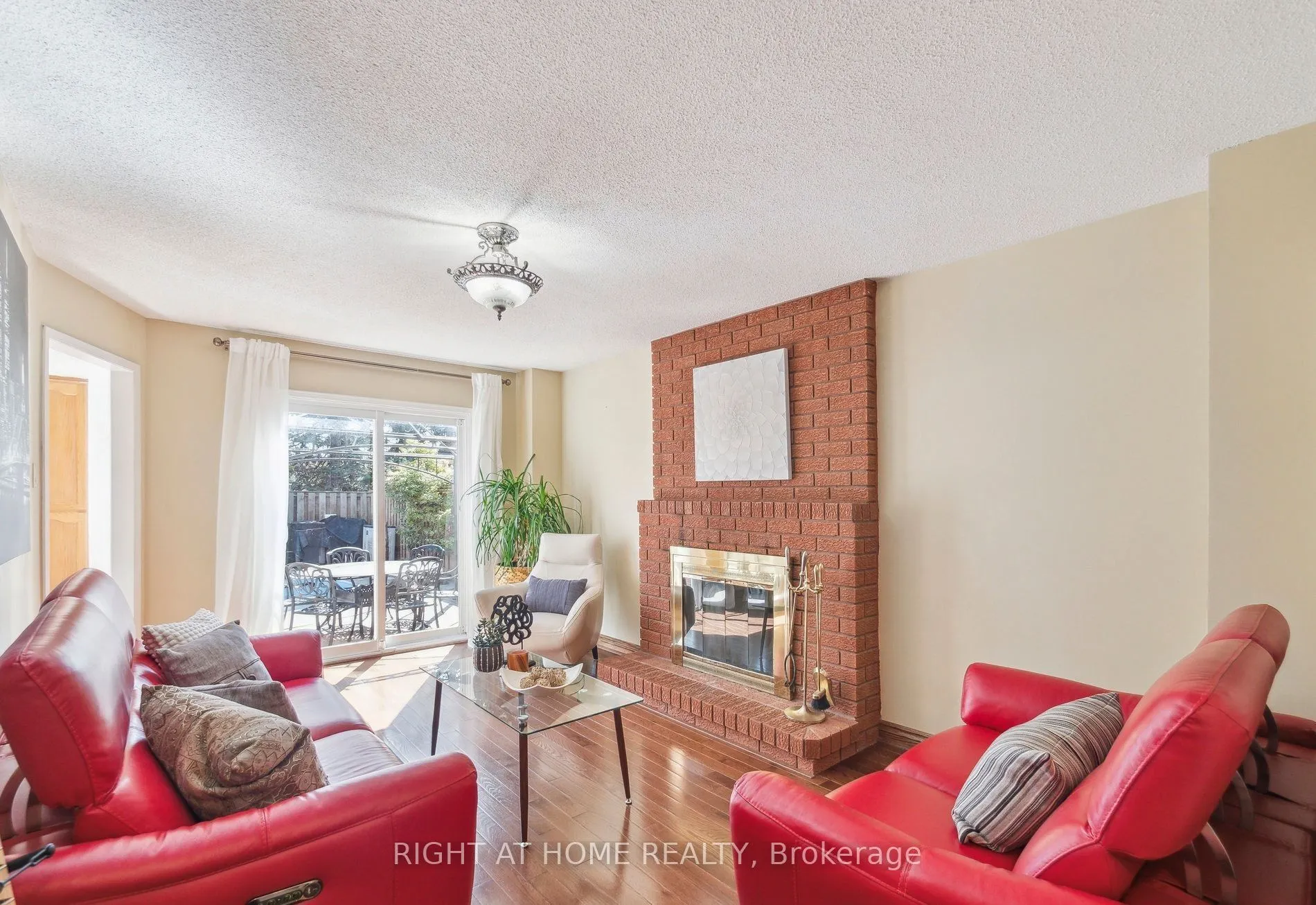 5 Keremeos Crescent