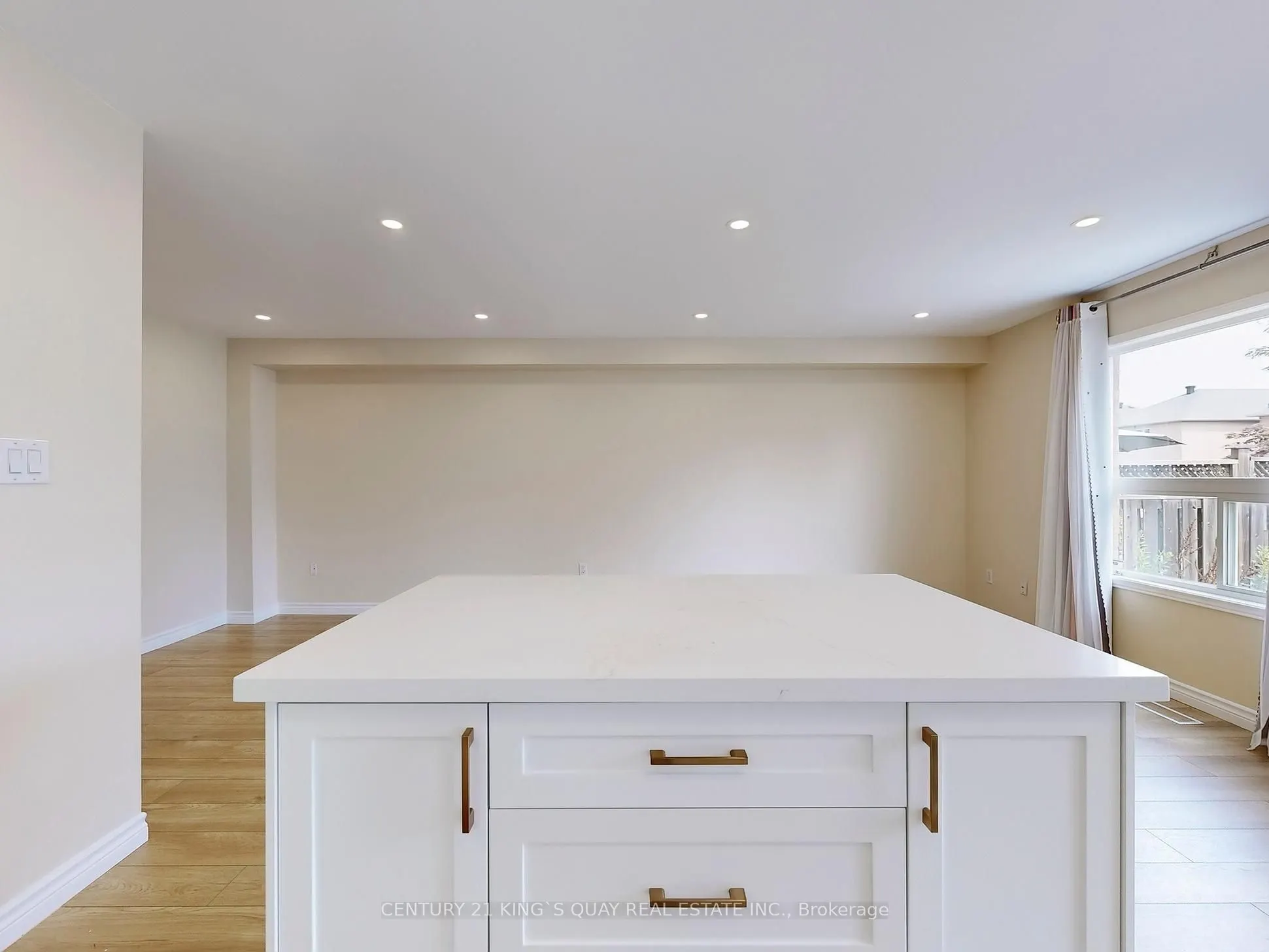 71 Rembrandt Drive