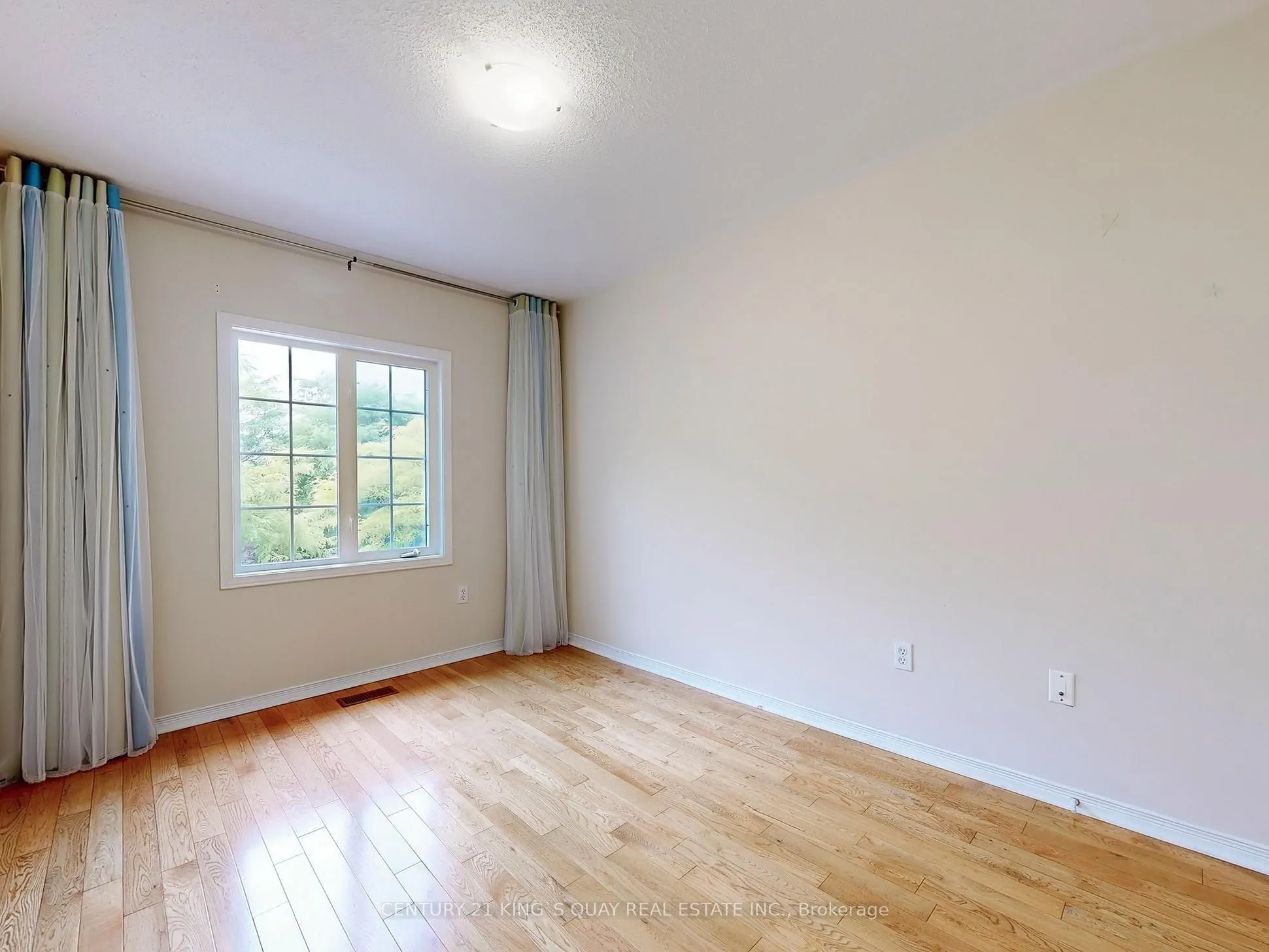 71 Rembrandt Drive