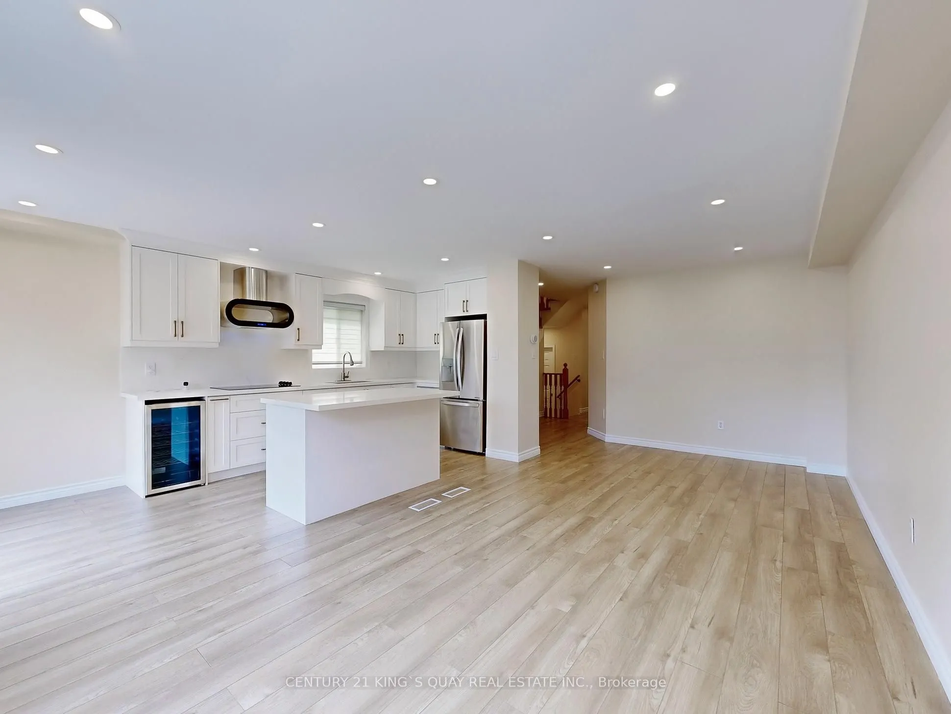 71 Rembrandt Drive