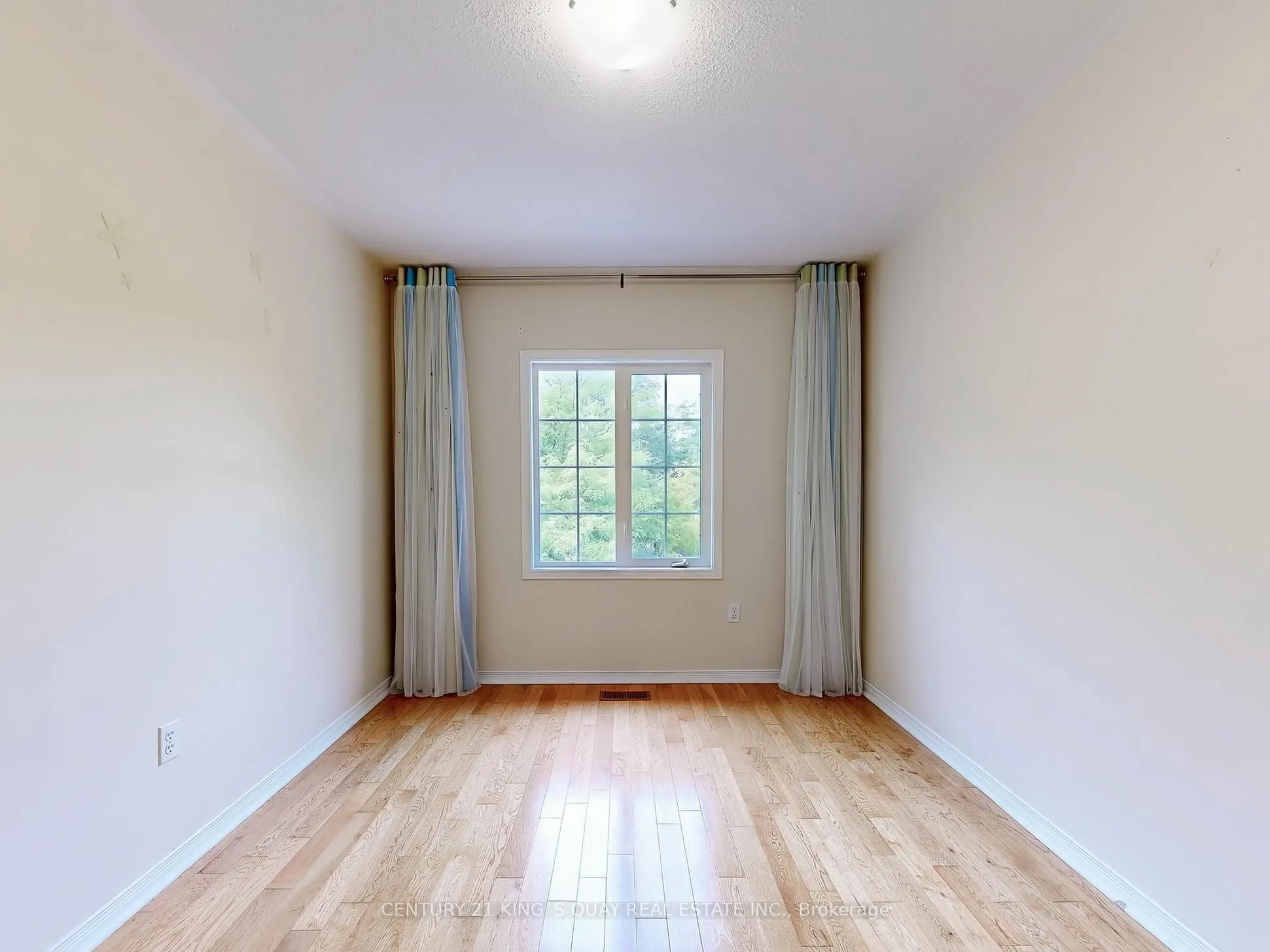 71 Rembrandt Drive
