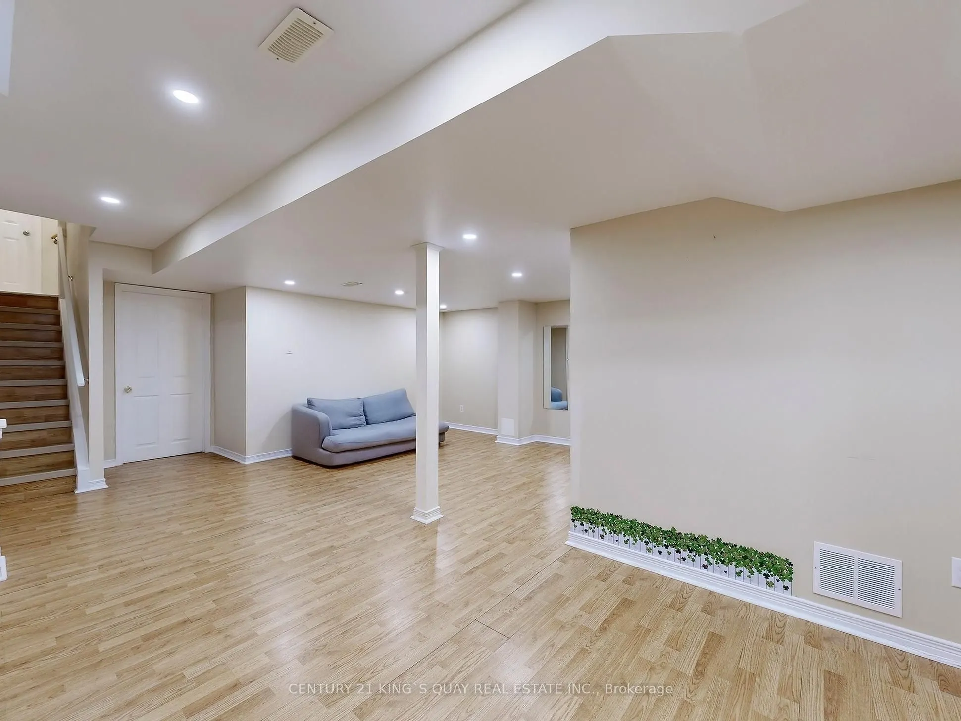 71 Rembrandt Drive