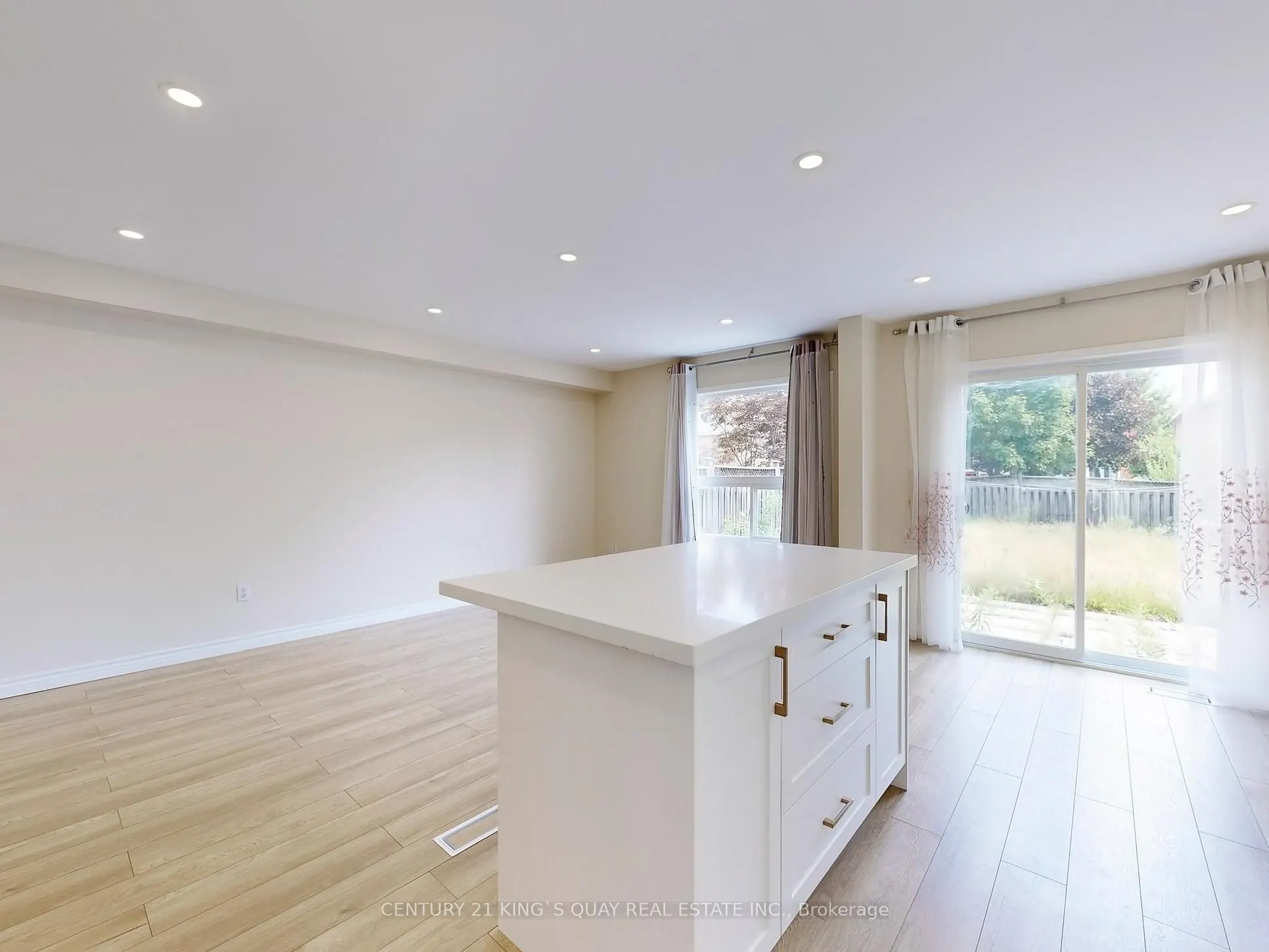 71 Rembrandt Drive