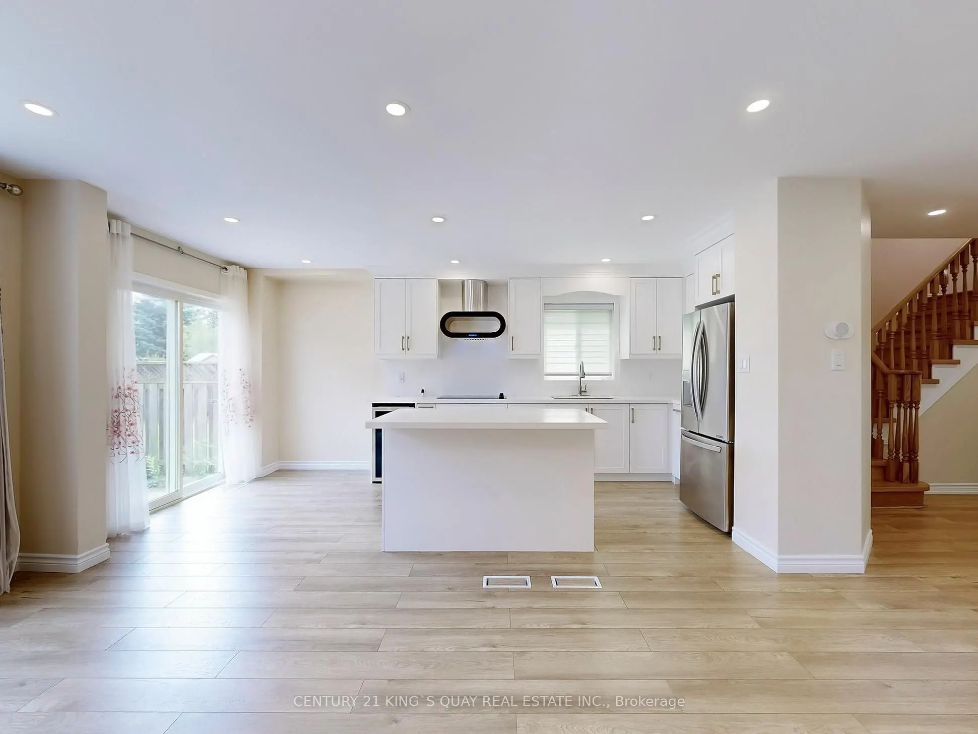 71 Rembrandt Drive