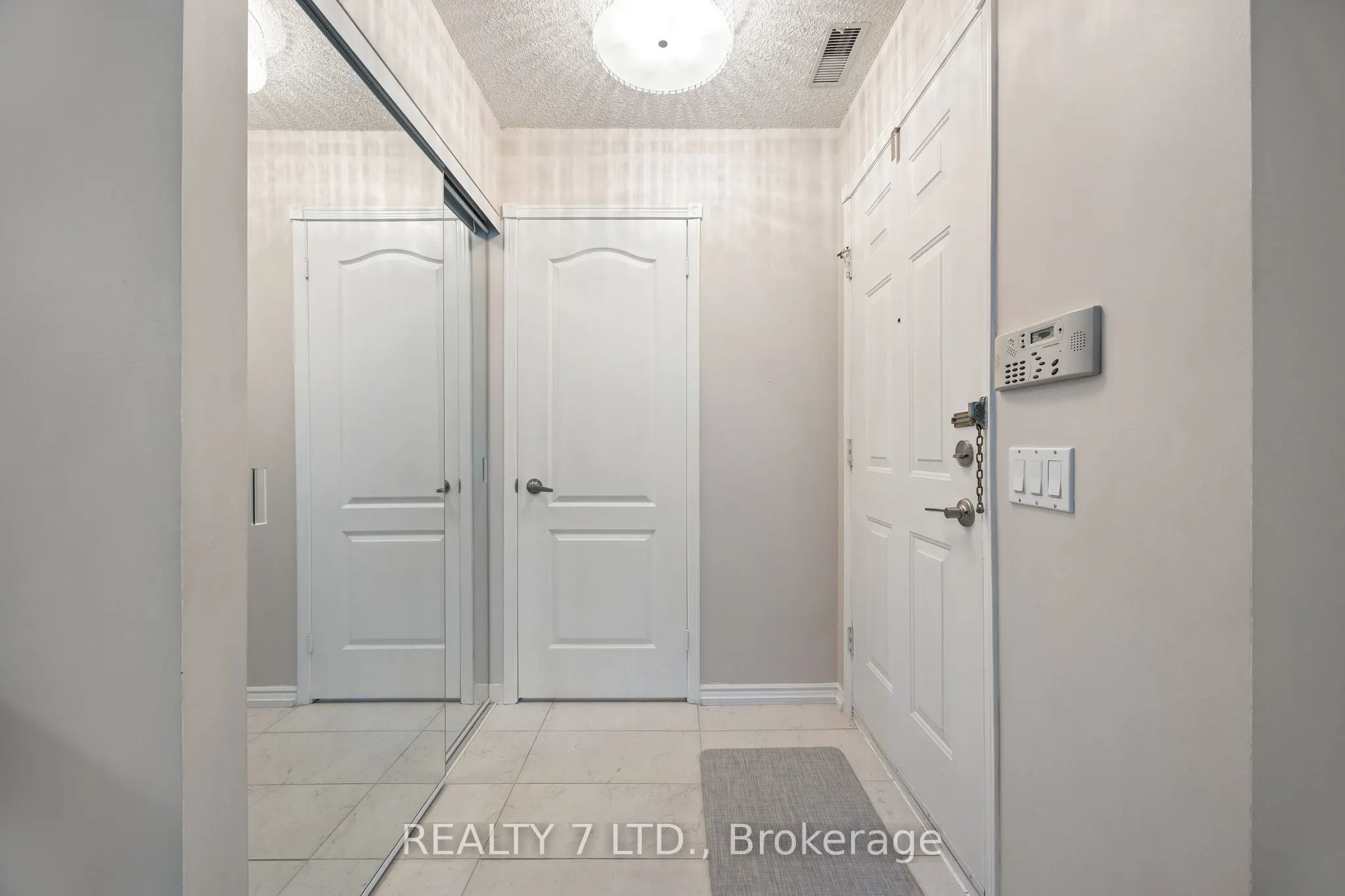 900 Steeles Avenue W, #809
