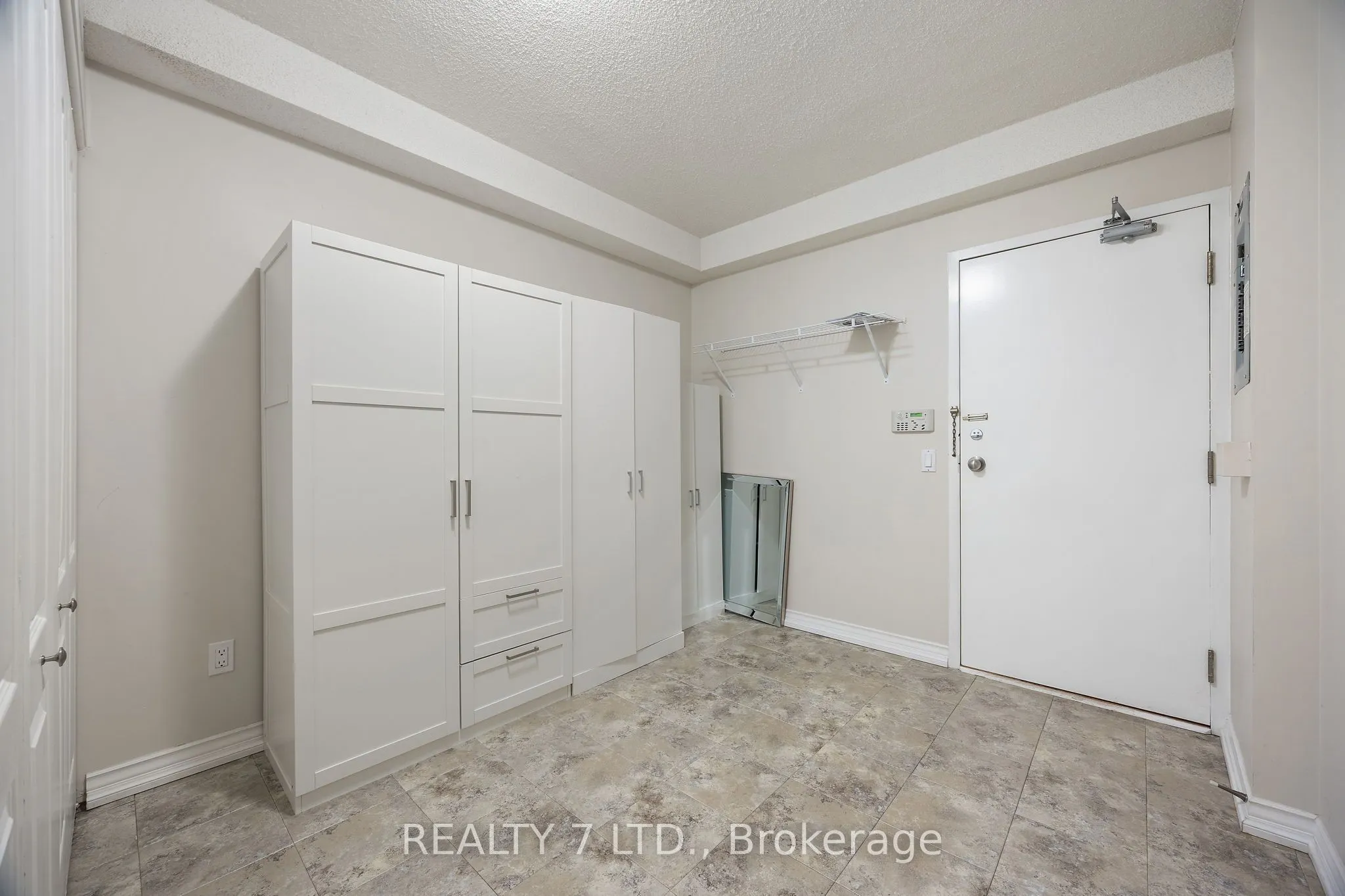 900 Steeles Avenue W, #809