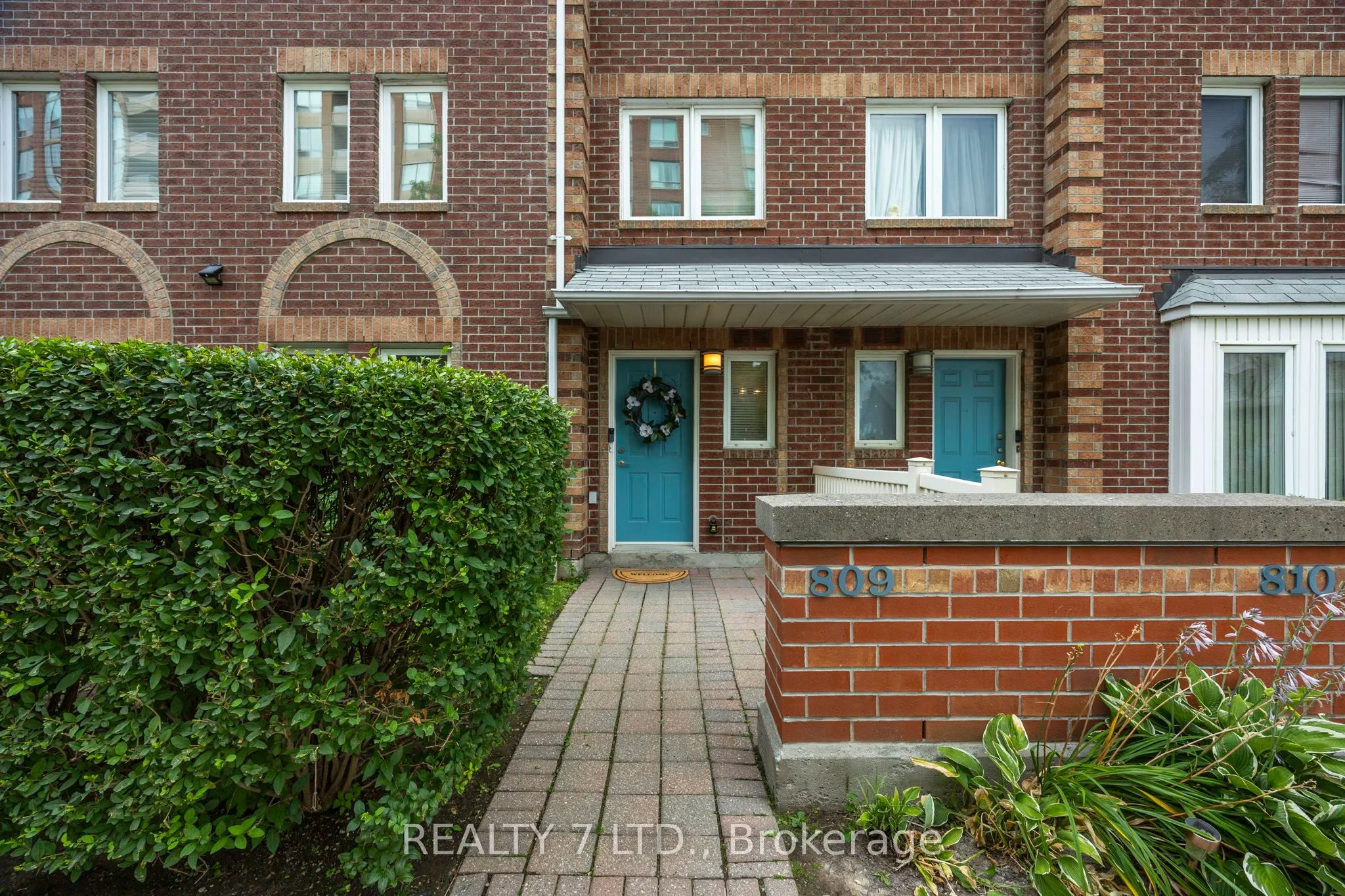 900 Steeles Avenue W, #809