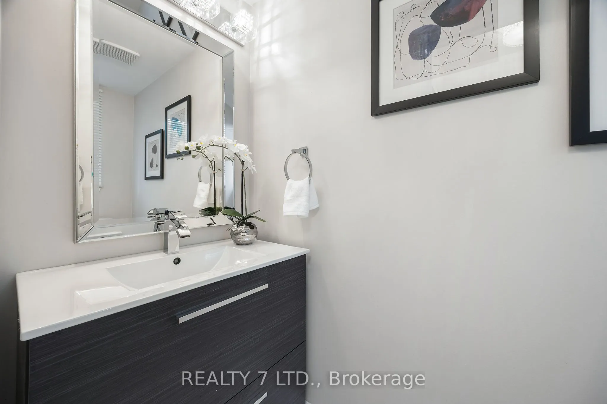 900 Steeles Avenue W, #809