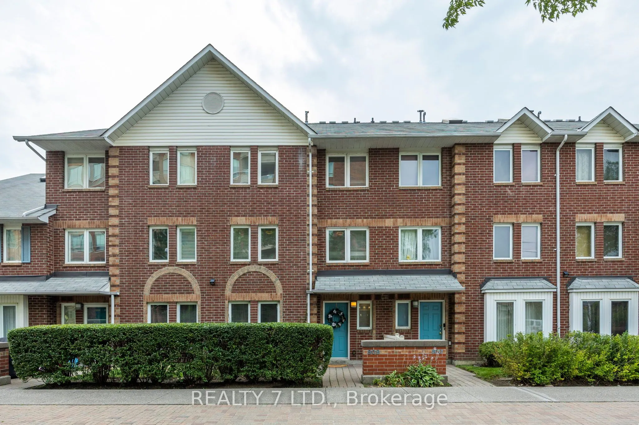 900 Steeles Avenue W, #809