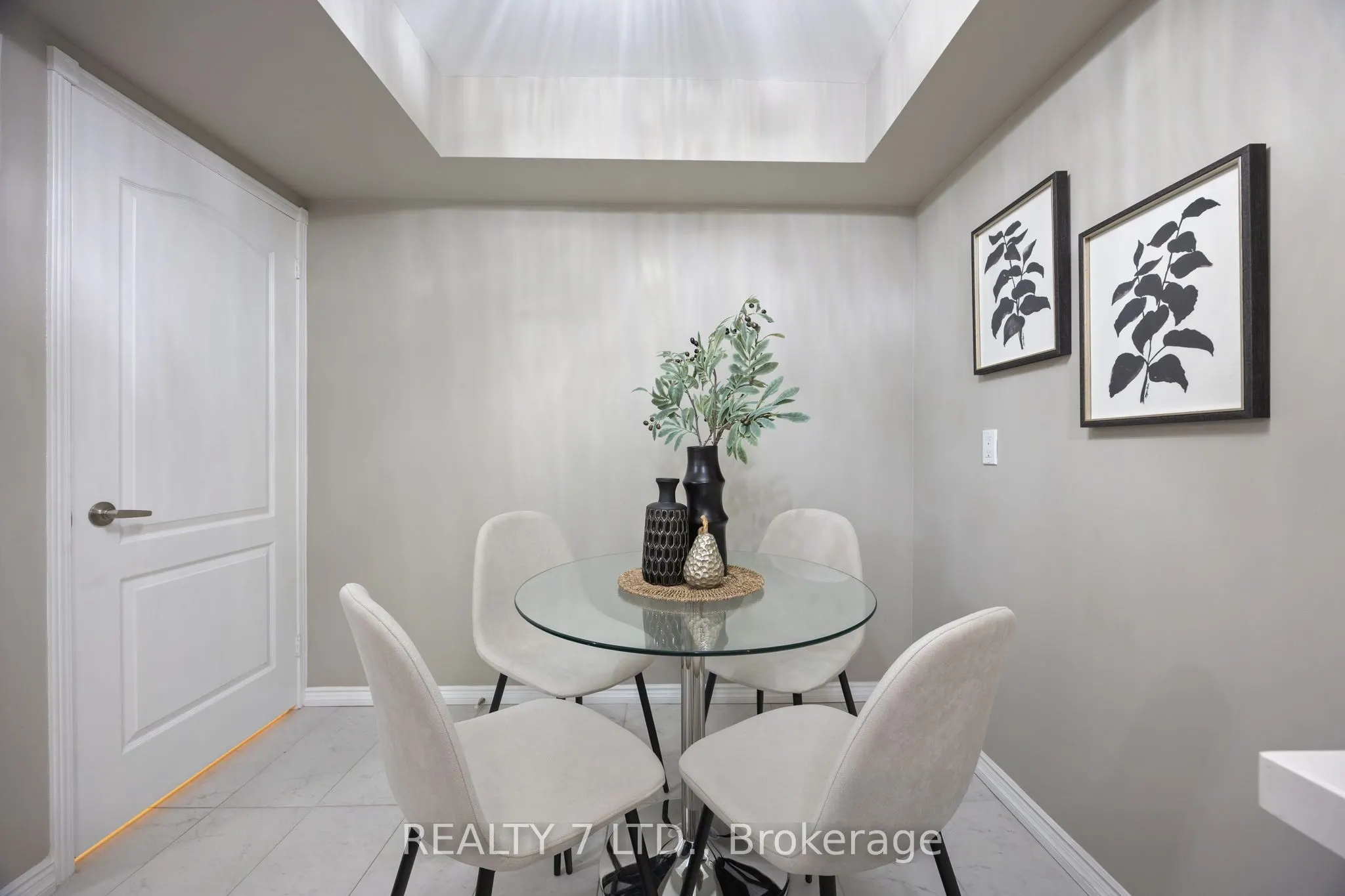 900 Steeles Avenue W, #809
