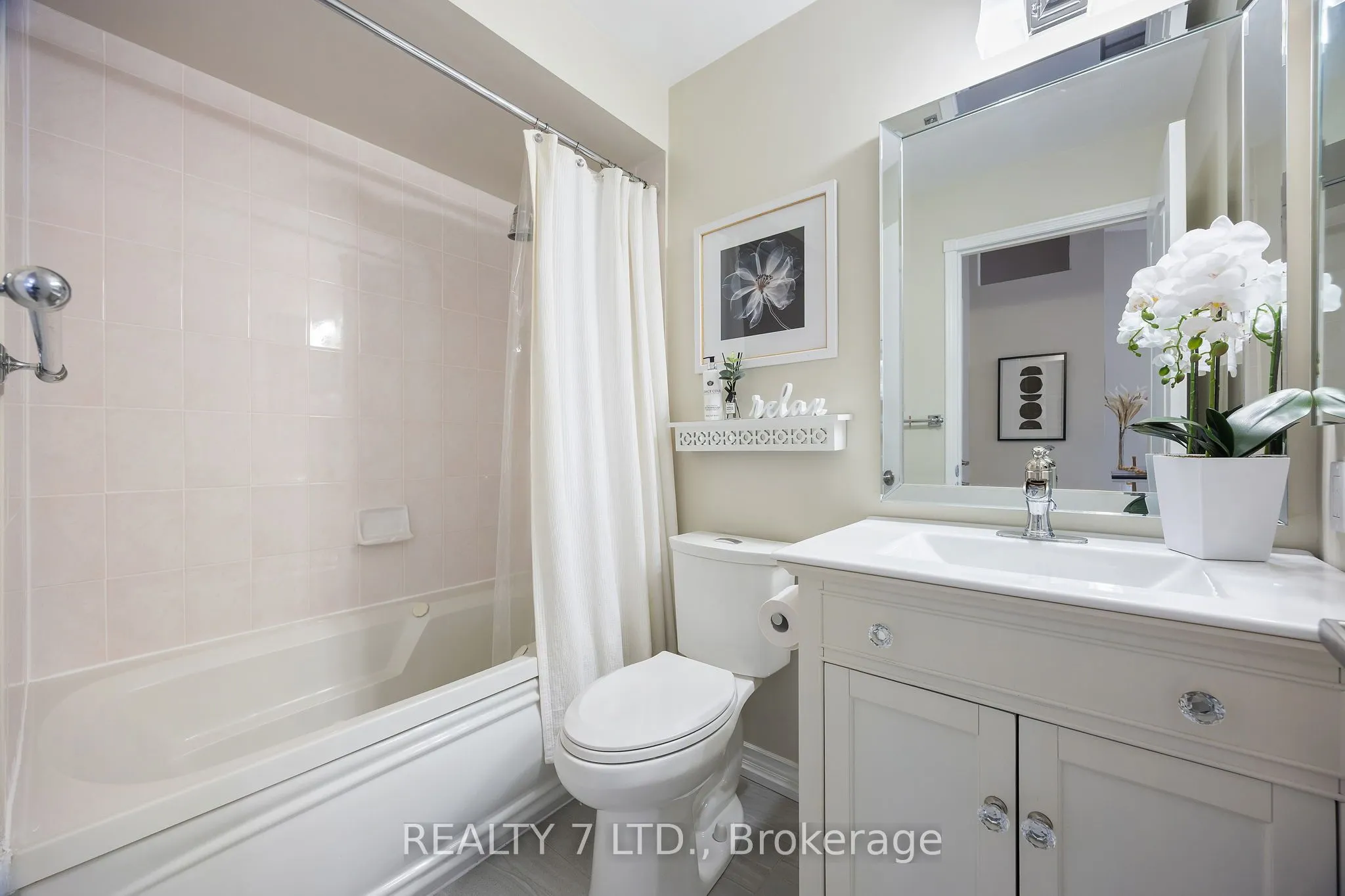 900 Steeles Avenue W, #809