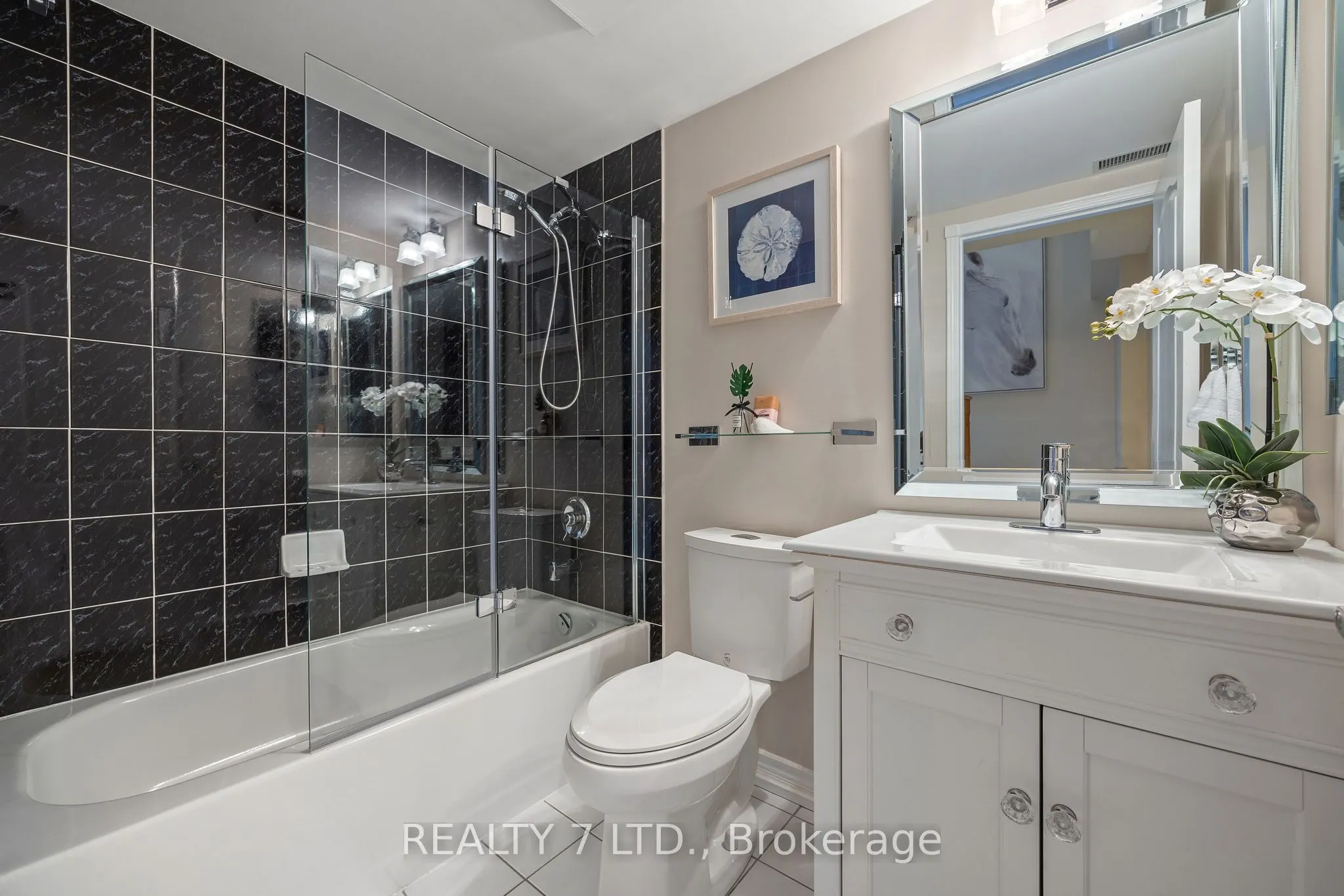 900 Steeles Avenue W, #809