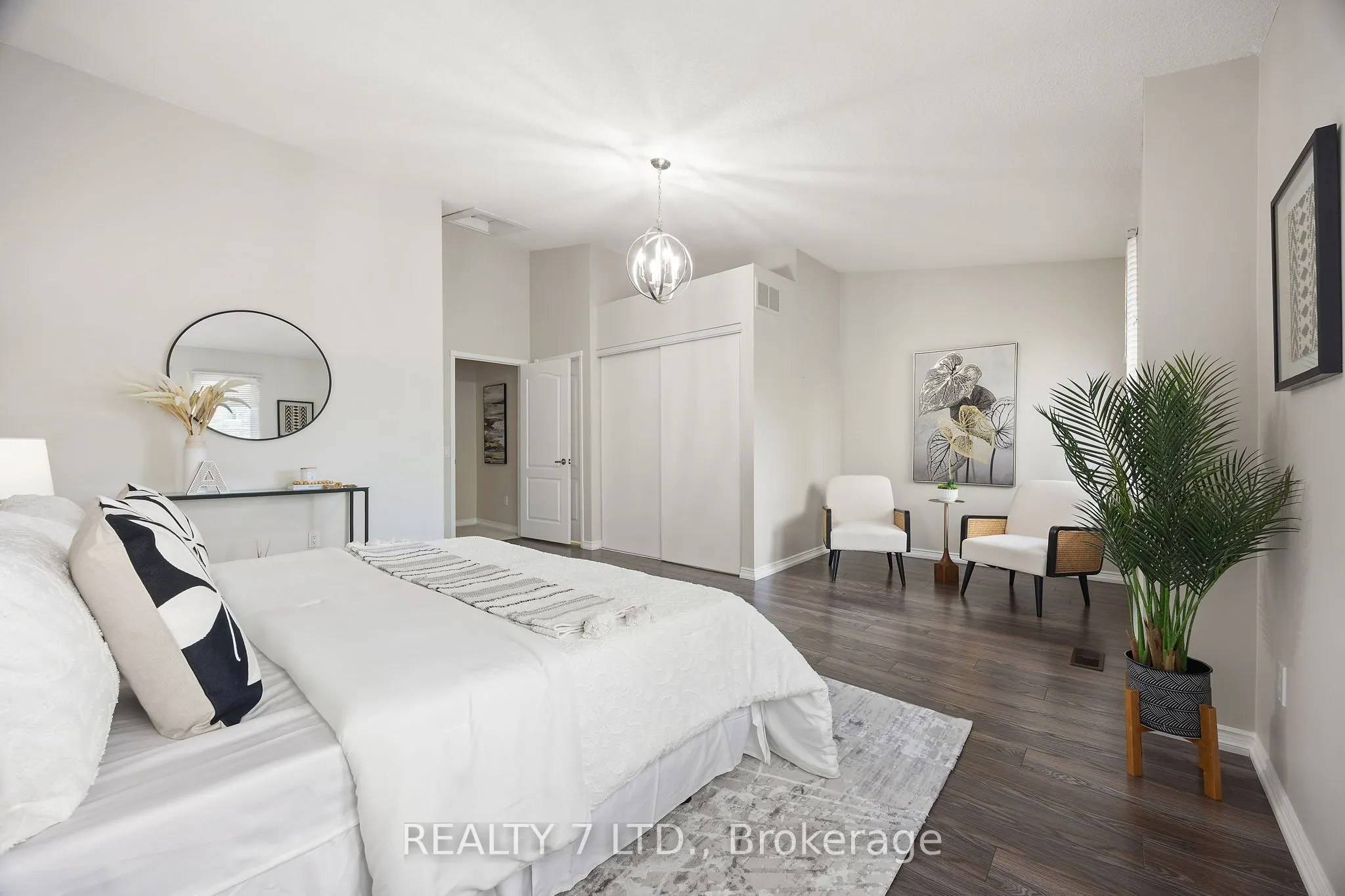 900 Steeles Avenue W, #809