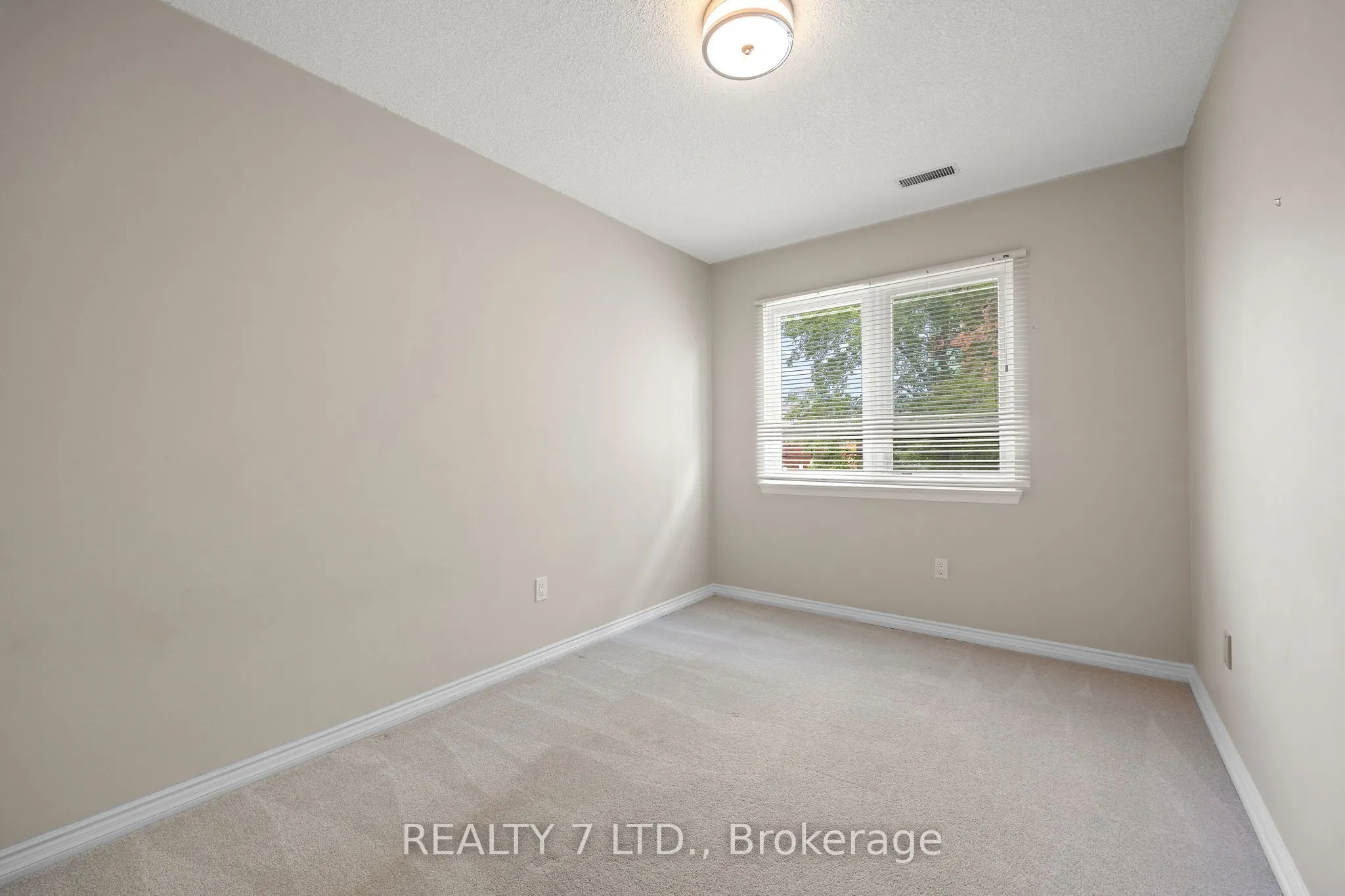 900 Steeles Avenue W, #809