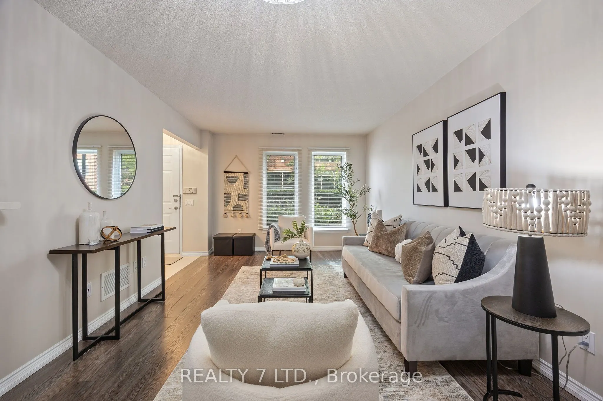 900 Steeles Avenue W, #809