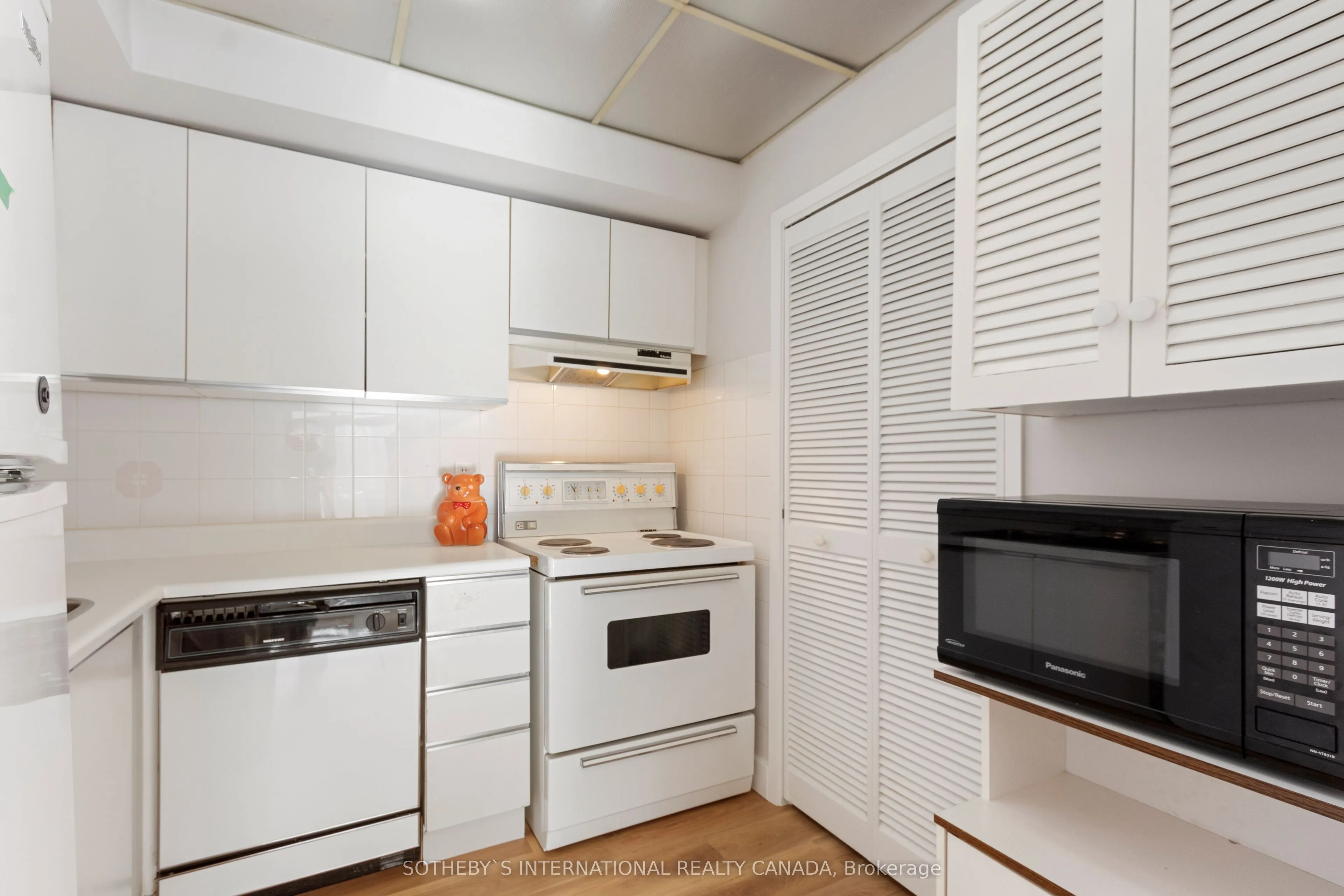 249 Major Mackenzie Drive E, #105