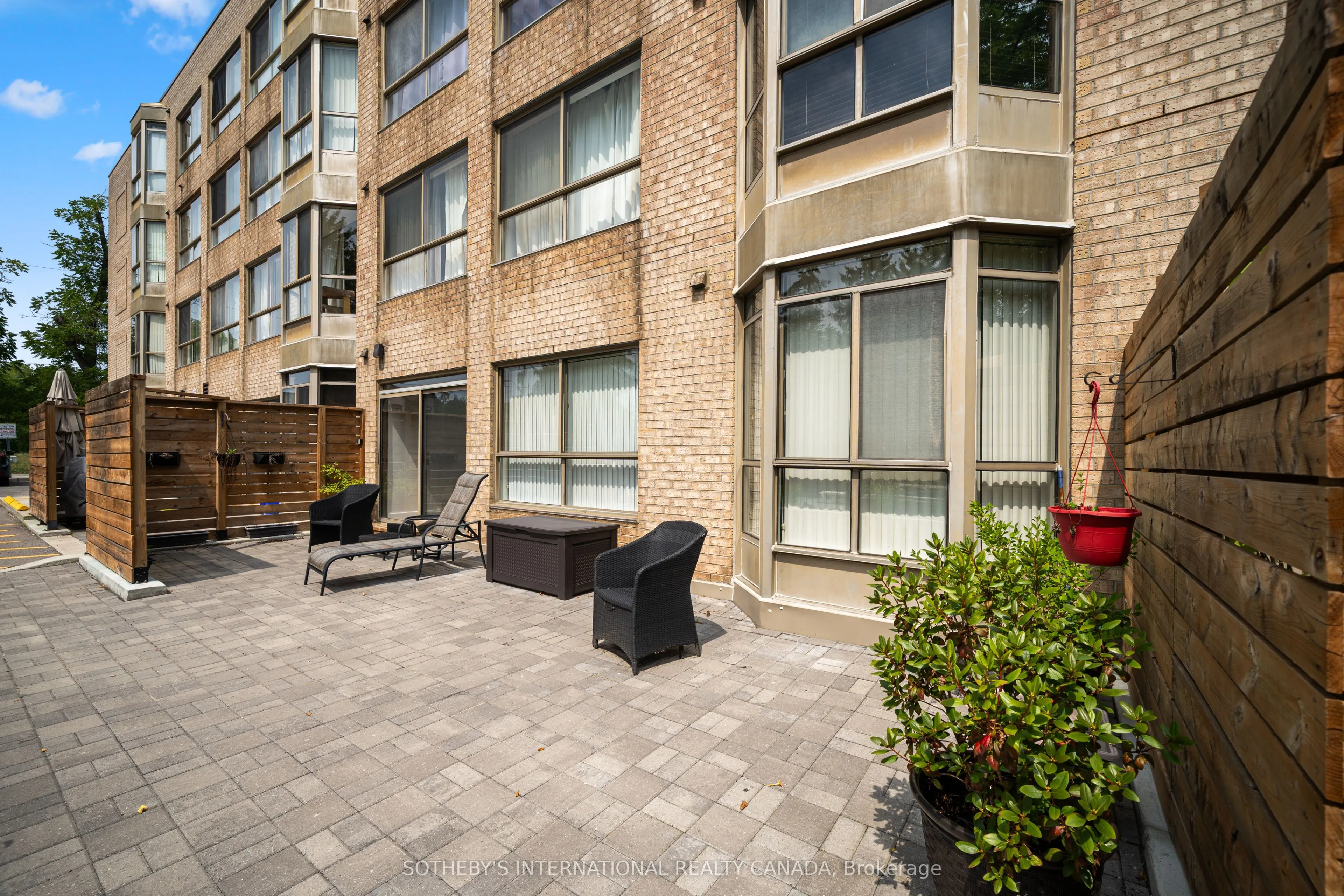 249 Major Mackenzie Drive E, #105