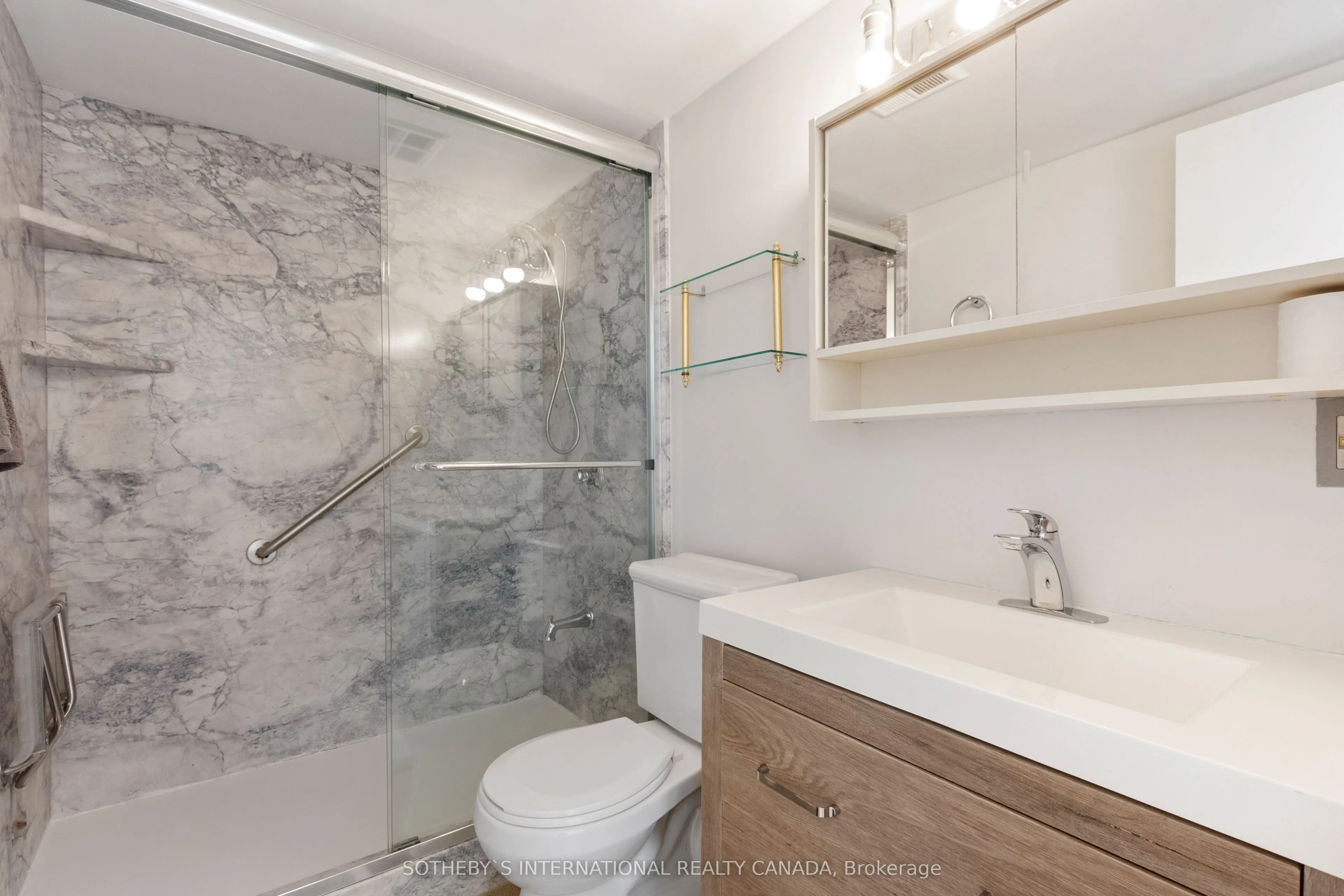 249 Major Mackenzie Drive E, #105