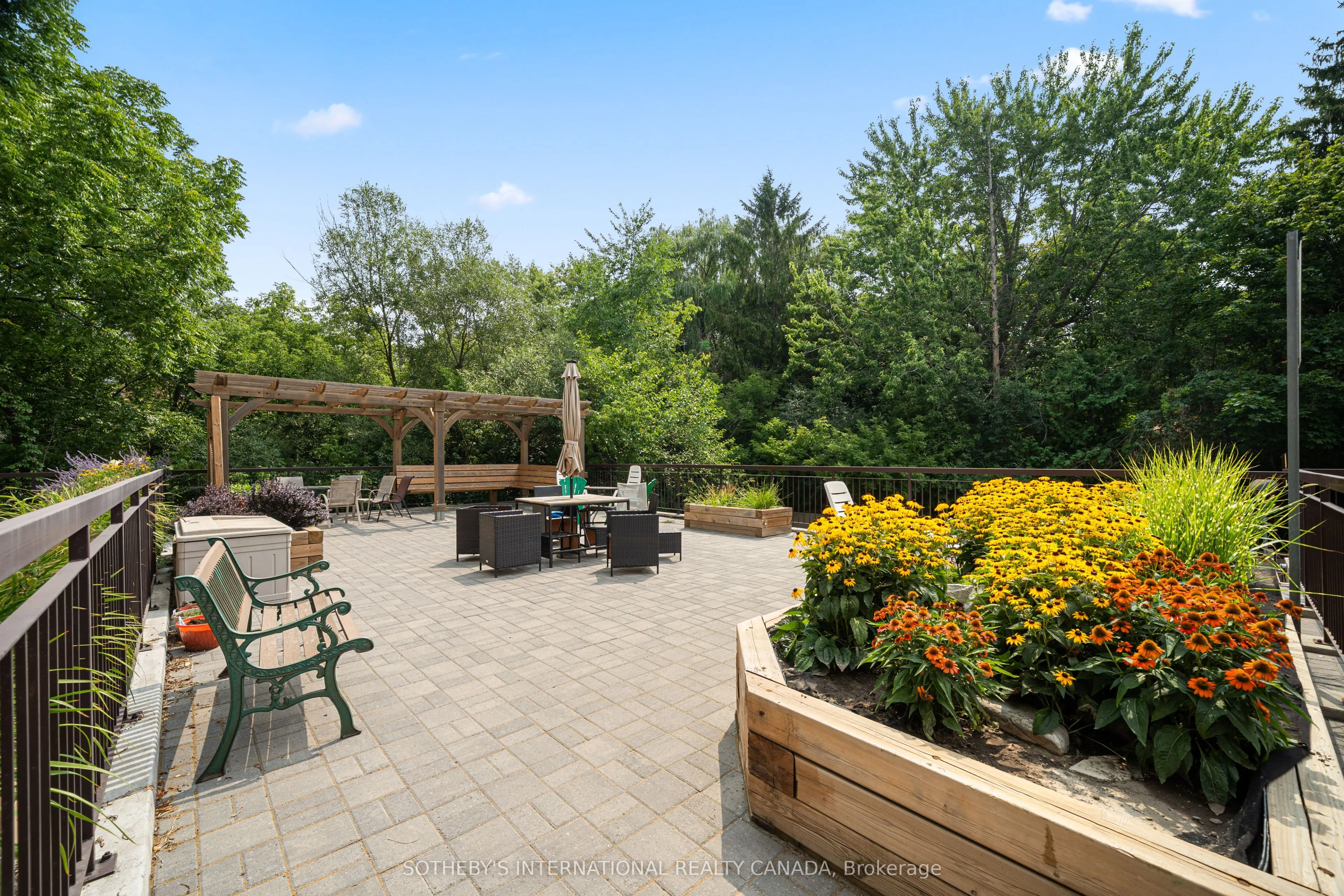 249 Major Mackenzie Drive E, #105