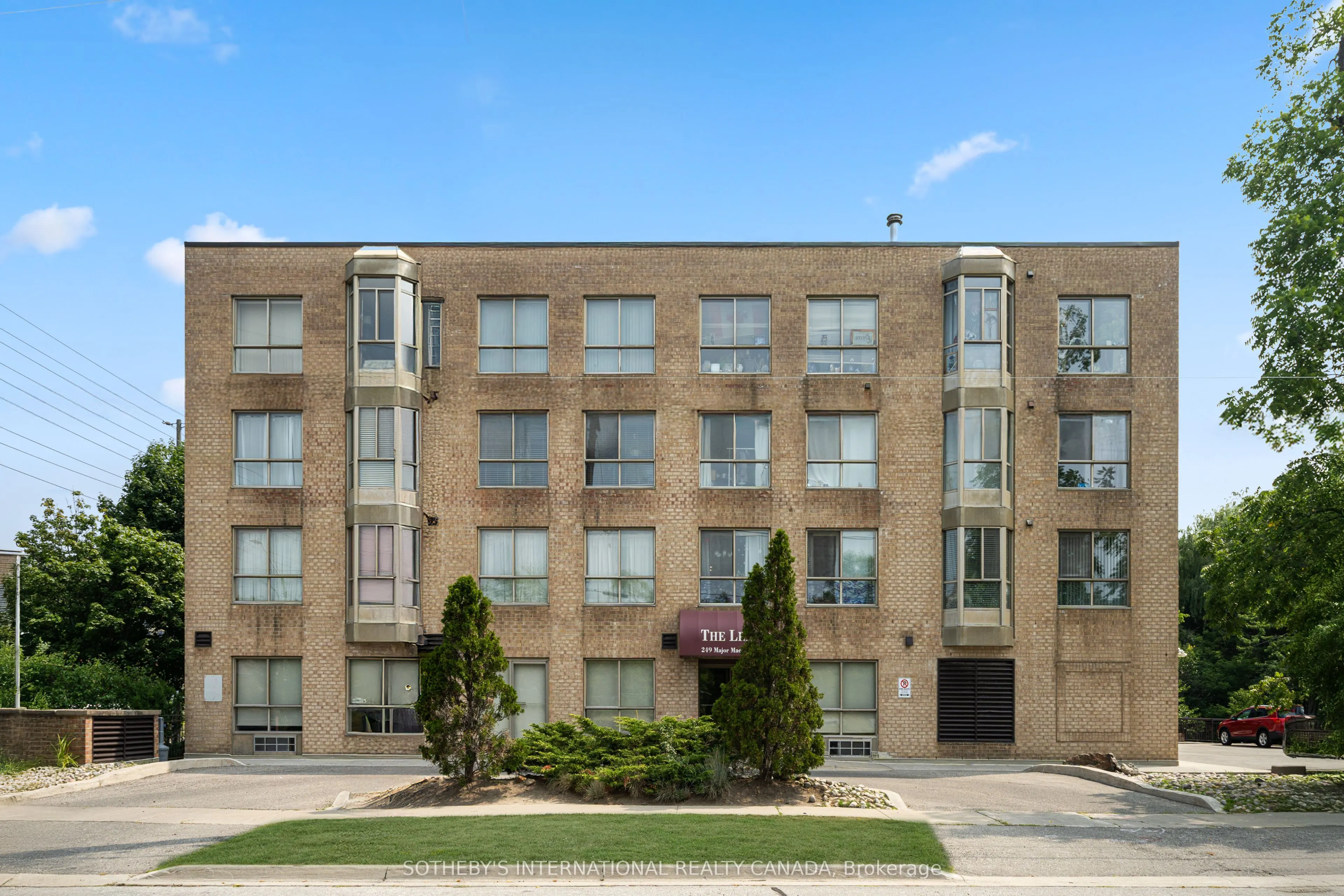 249 Major Mackenzie Drive E, #105